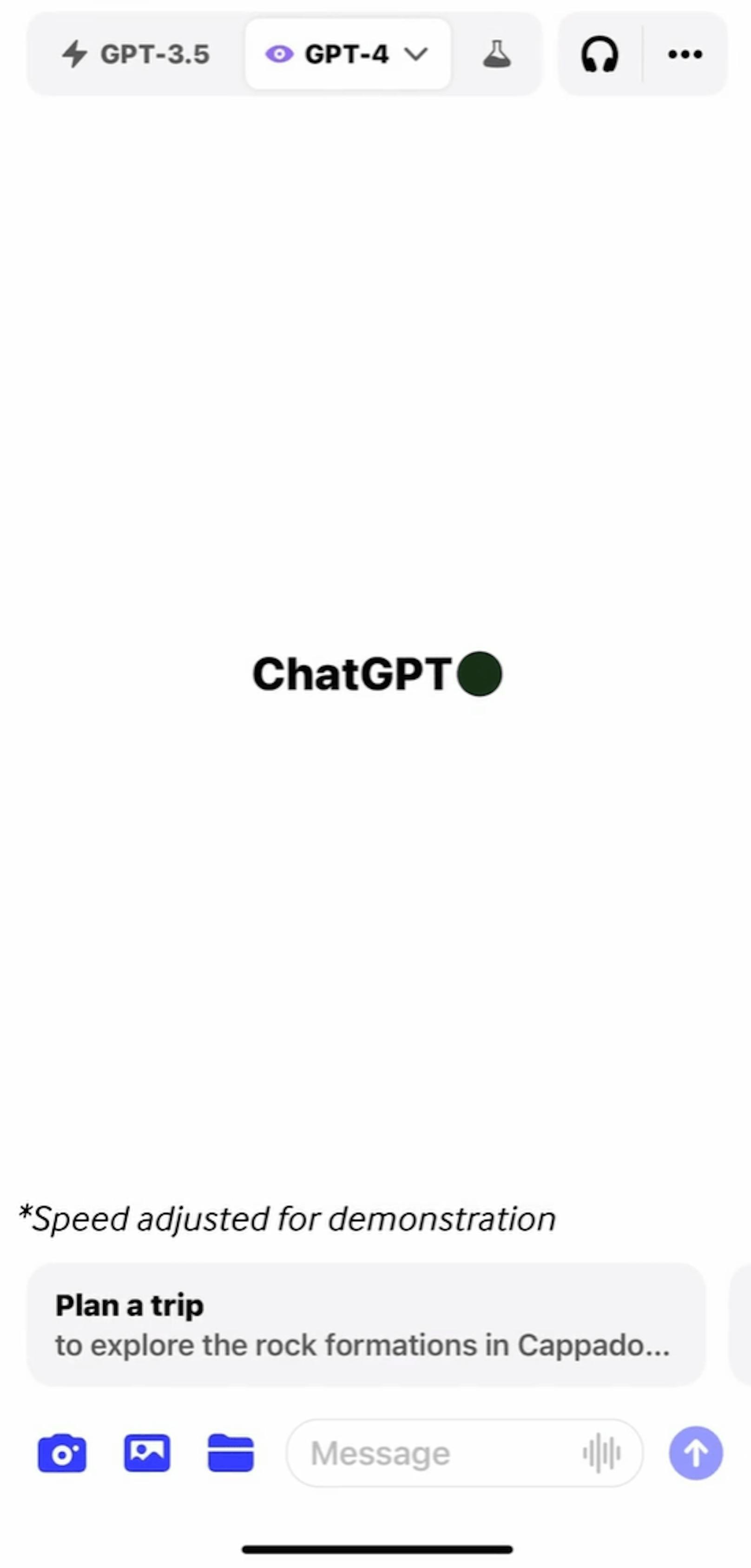 Die Bildfunktion ist wohl das beeindruckendste Update von ChatGPT. Mit dem neuen Plus-Button können Bilder direkt aus der Camera Roll an ChatGPT gesendet werden.