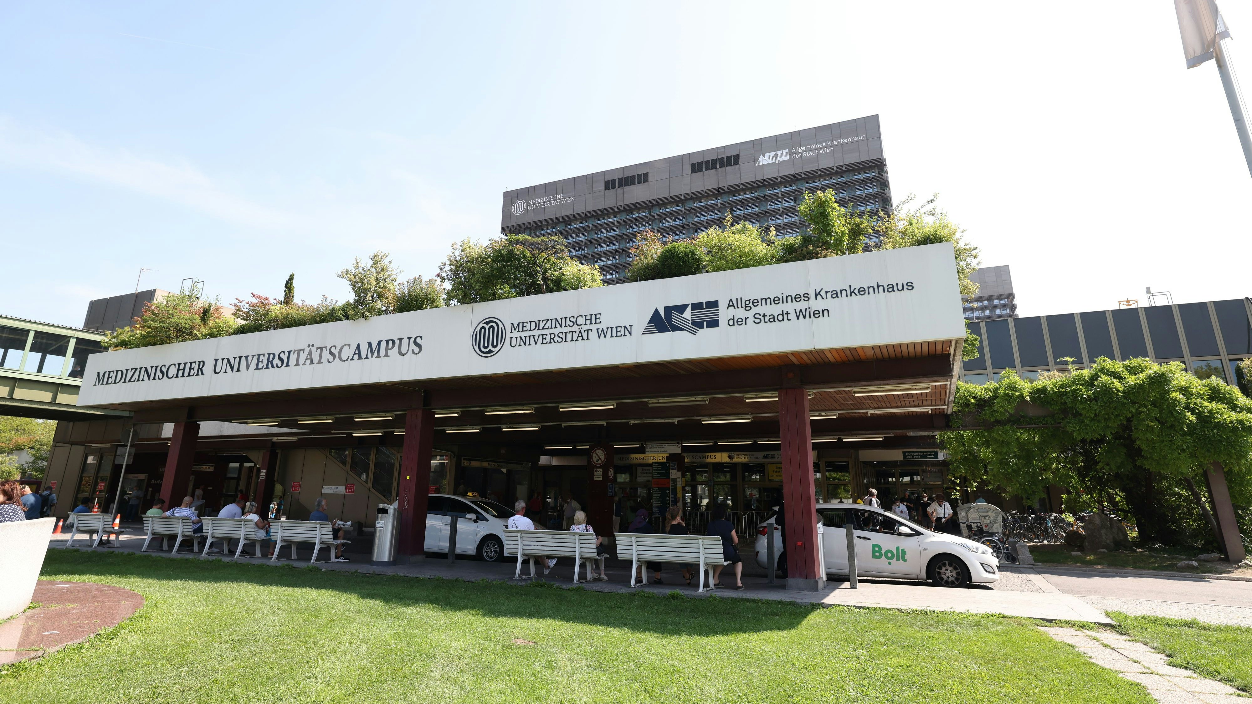20210821 / akh aussenansicht allgemeines krankenhaus  / foto: denise auer / tageszeitung heute