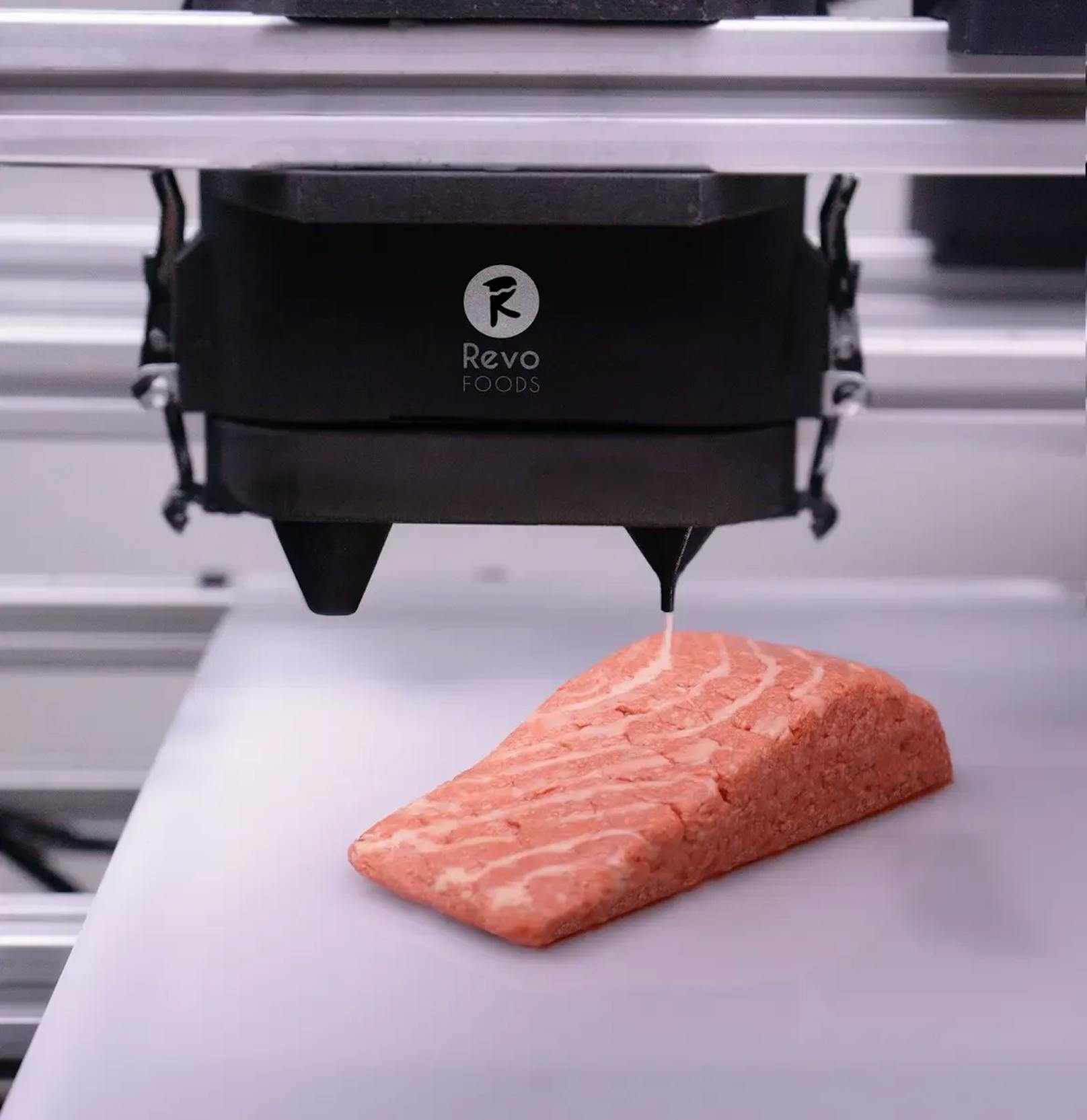 Ein 3D-gedrucktes Filet, das wie Lachs aussieht und auch so schmeckt? Nicht nur spielerische Theorie, sondern bereits in den Läden. 