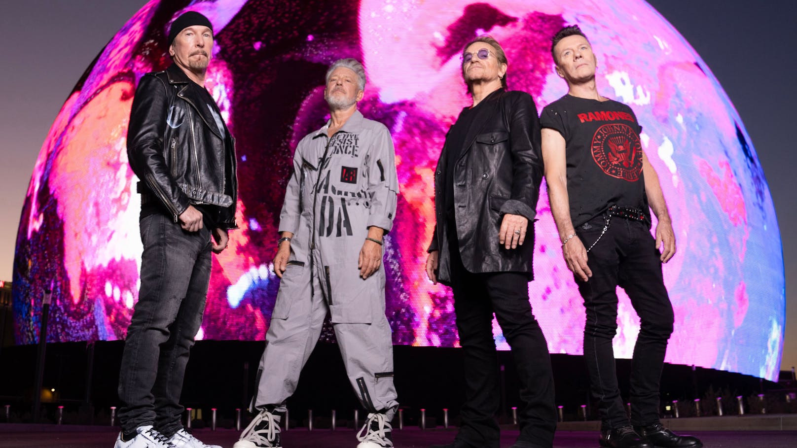 <strong>U2</strong> melden sich mit neuer Single "Atomic City" zurück.