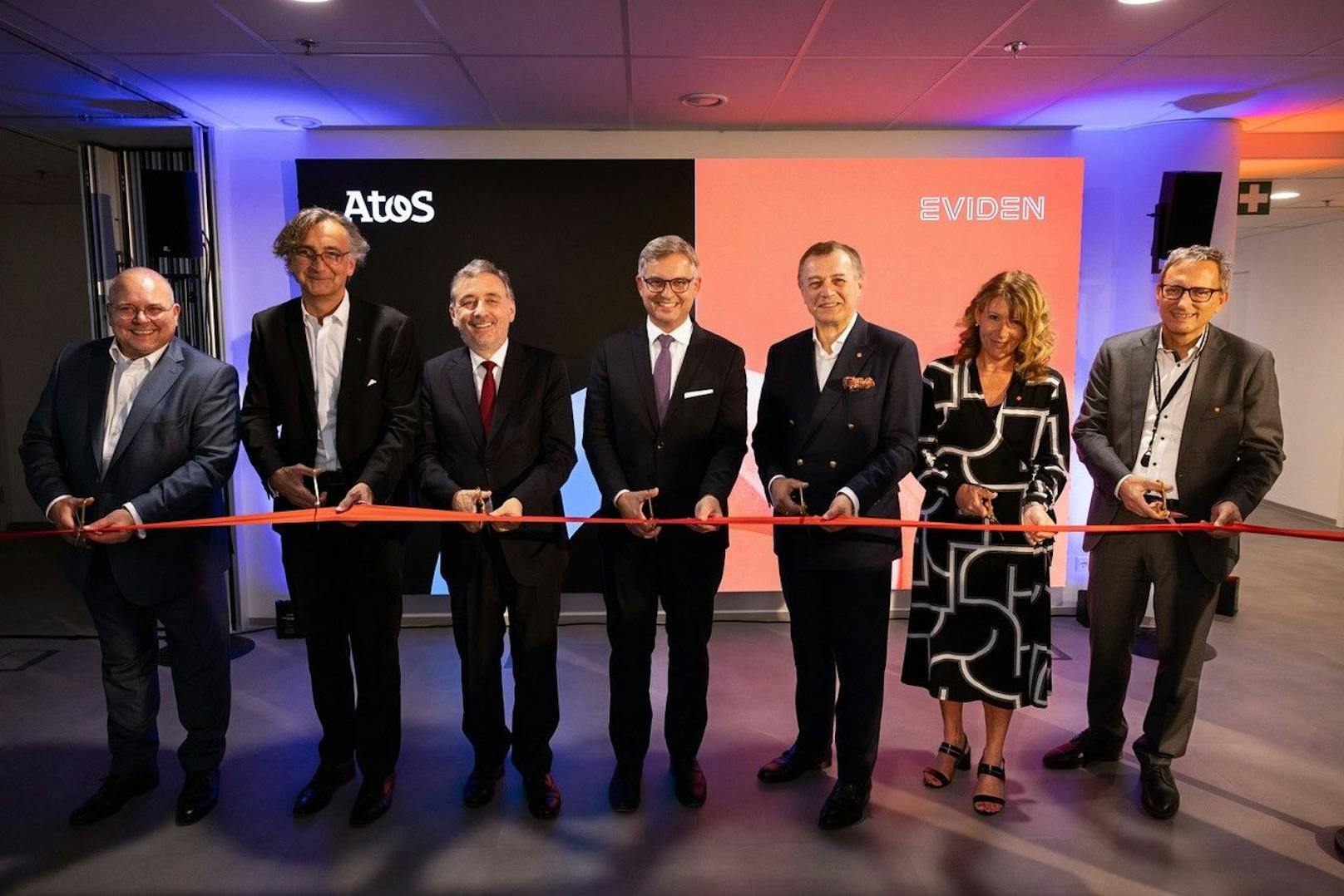 CEO Central Europe Atos Christian Ernst, CEO Atos Austria Johann Schachner, Botschafter Gilles Pécout, Bundesminister für Finanzen Dr. Magnus Brunner, CEO Eviden Austria Markus Schaffhauser, Betriebsratsvorsitzende Eviden Austria Sandra Steiner und CEO Eviden DACH Udo Littke.