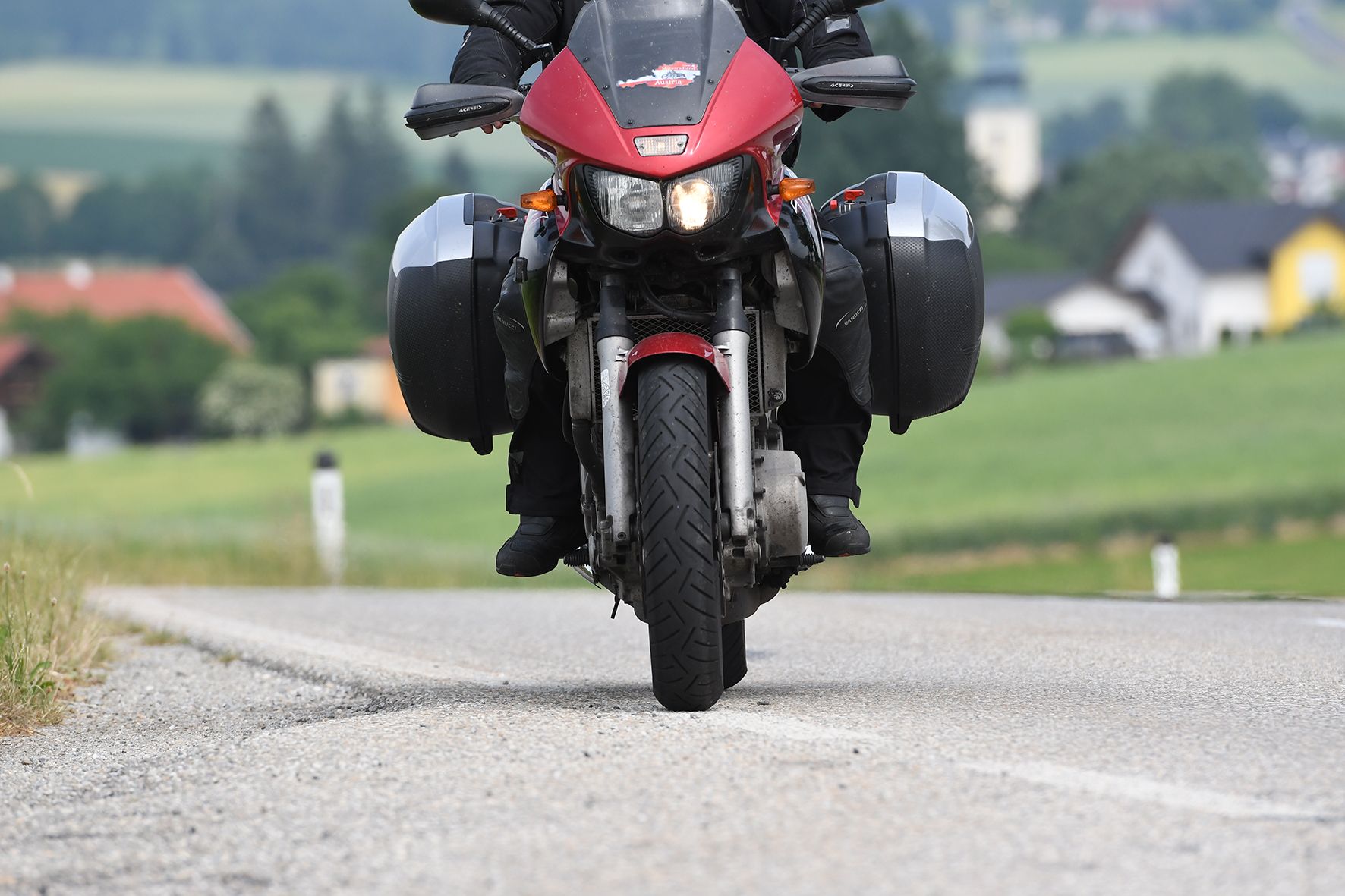 Der 20-jährige Raser musste seinen Führerschein abgeben. (Symbolbild)