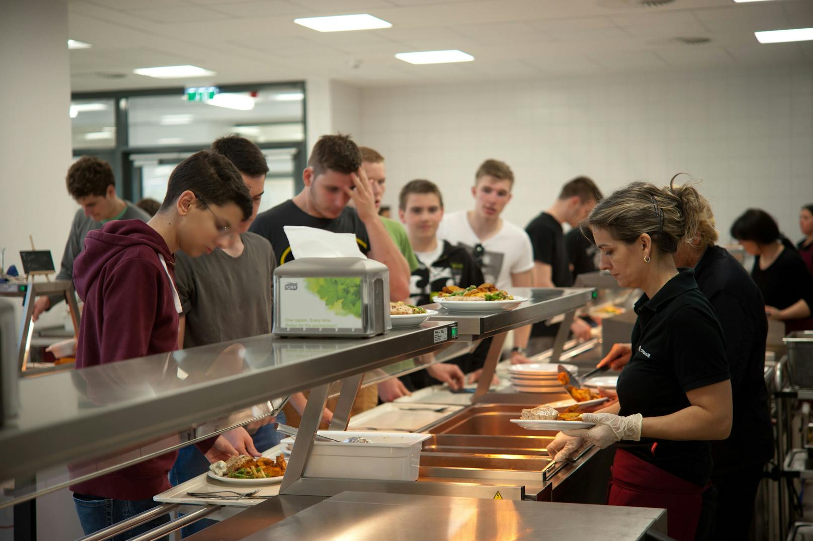 Die Stadt Wien übernimmt die Kosten für das Mittagessen an ganztägig geführten Pflichtschulen. (Symbolbild)