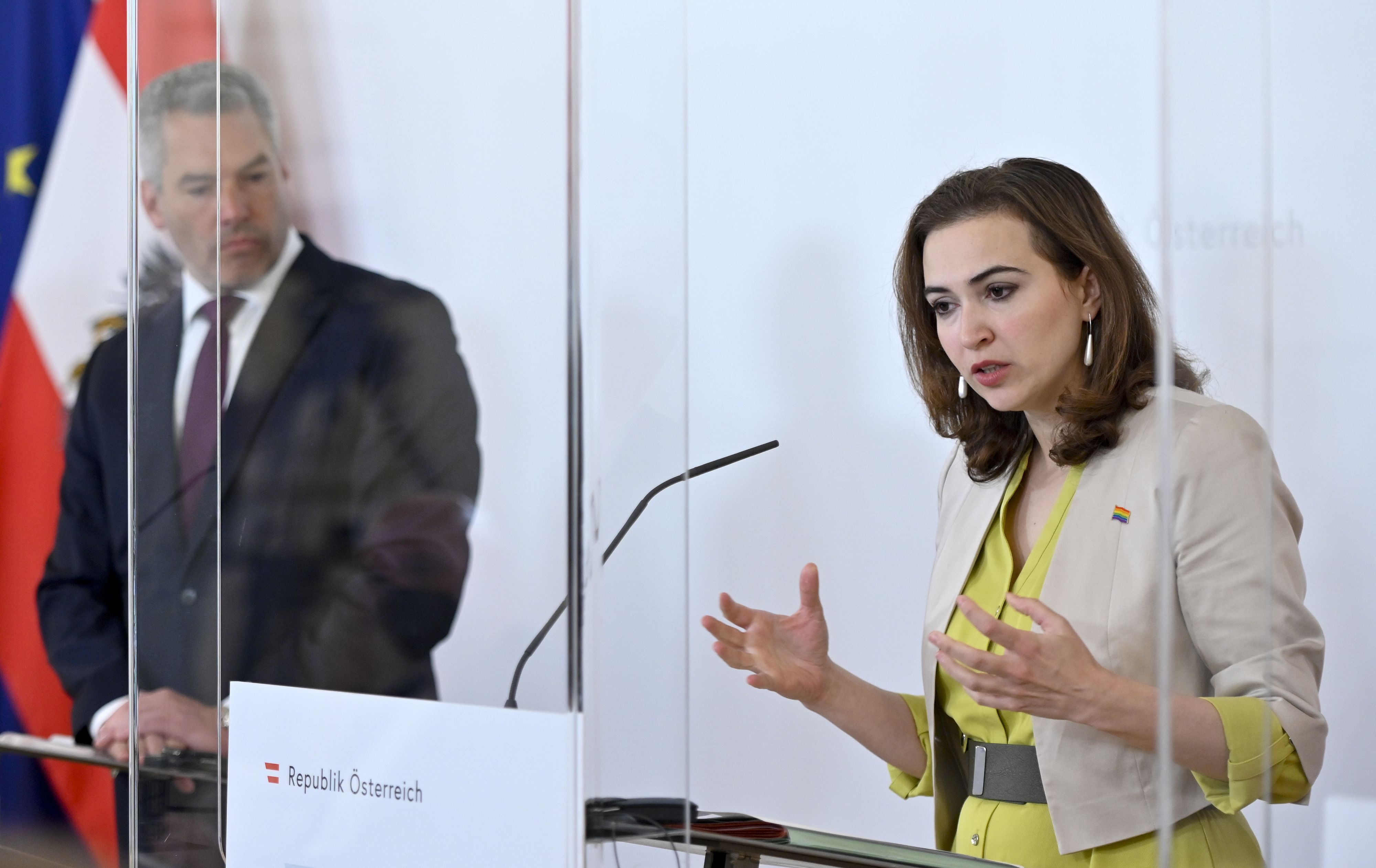 Mittlerweile hat auch Justizministerin Alma Zadic Kritik an den Aussagen von Bundeskanzler Karl Nehammer geübt. 