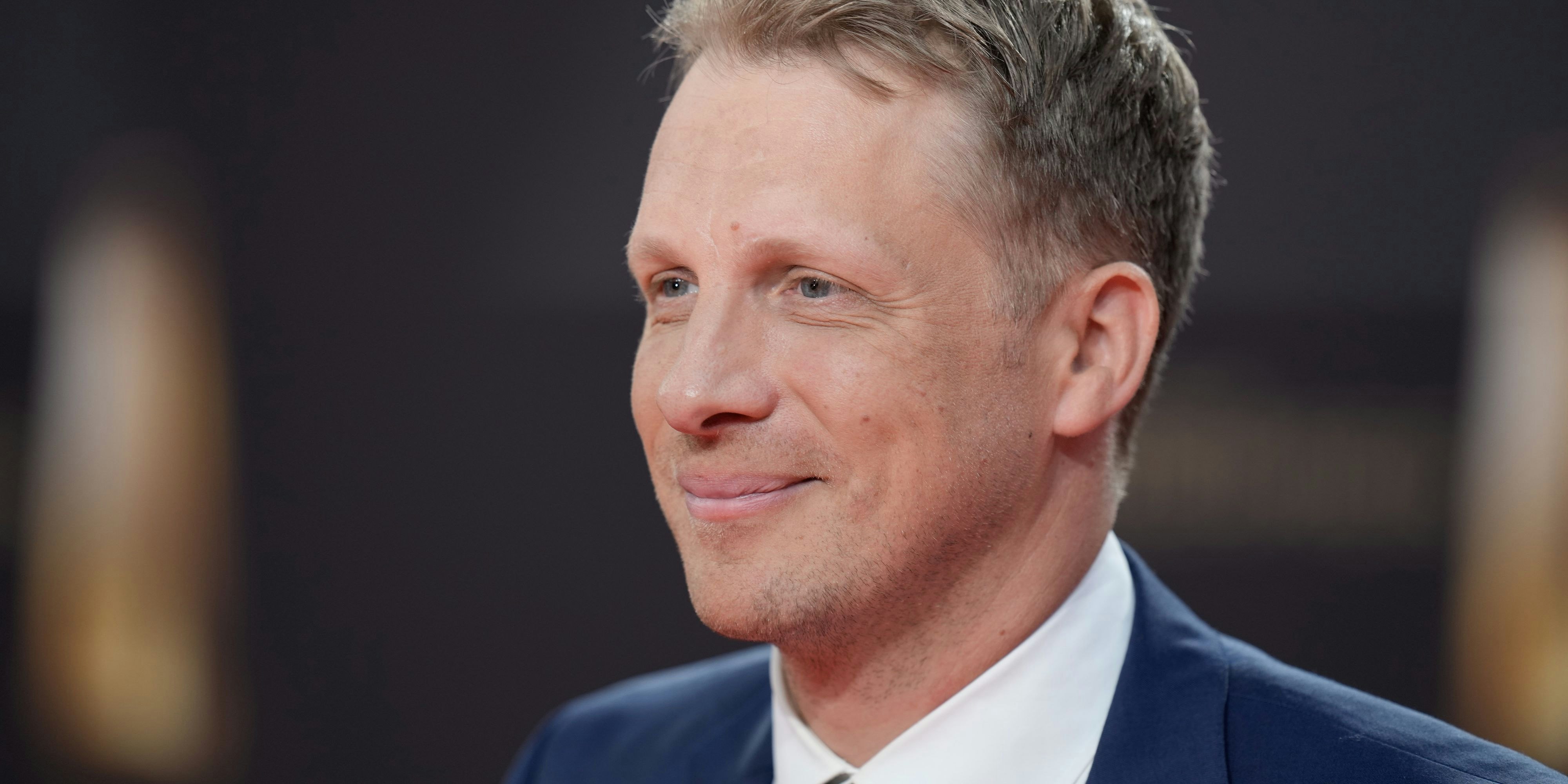 Oliver Pocher im Portrait auf dem roten Teppich bei der Verleihung des Deutschen Fernsehpreises 2023 in den MMC Stuios in Köln / 280923 - 20230928_PD15303 - Rechteinfo: Rights Managed (RM)