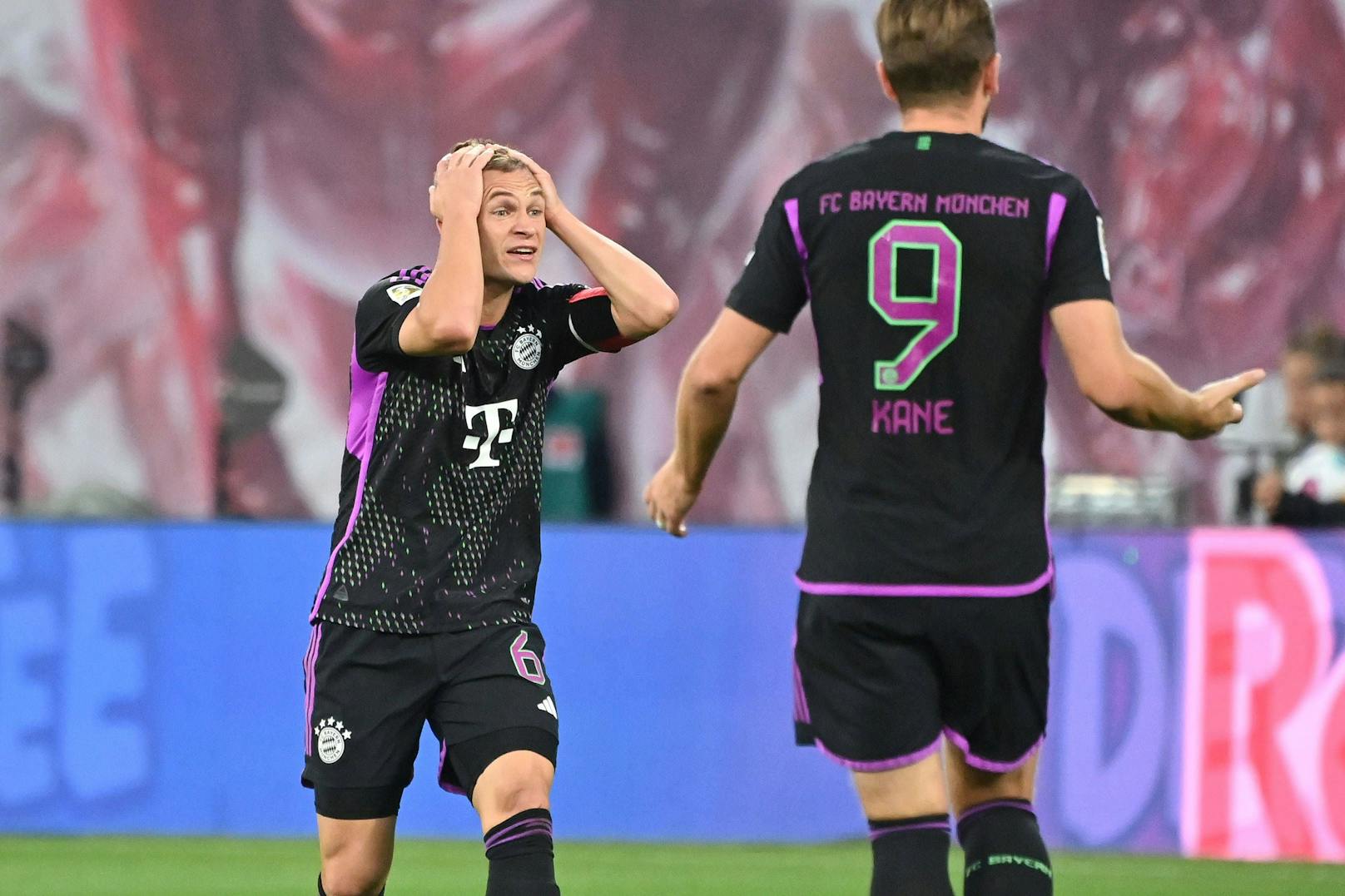 Joshua Kimmich ärgerte sich über die Bayern-Gegentore gegen Leipzig. 