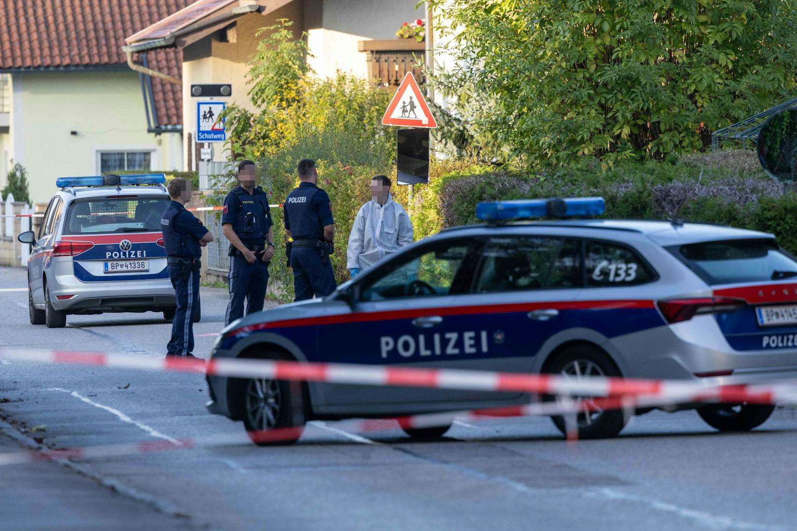 Der Schwager (43) des mutmaßlichen Angreifers brach zusammen, der mutmaßliche Angreifer wurde festgenommen.