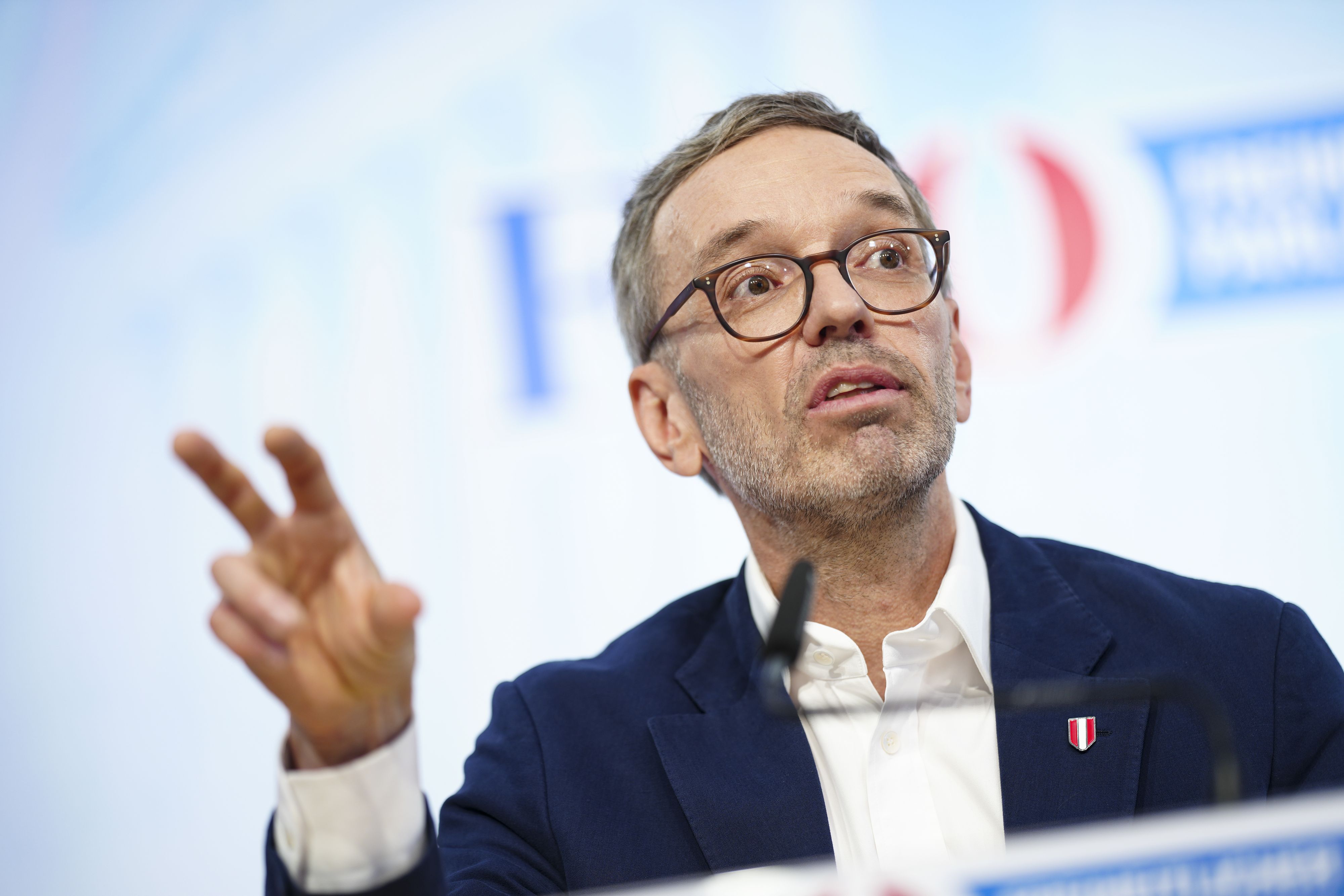 Herbert Kickl führt derzeit sämtliche Umfragen an.