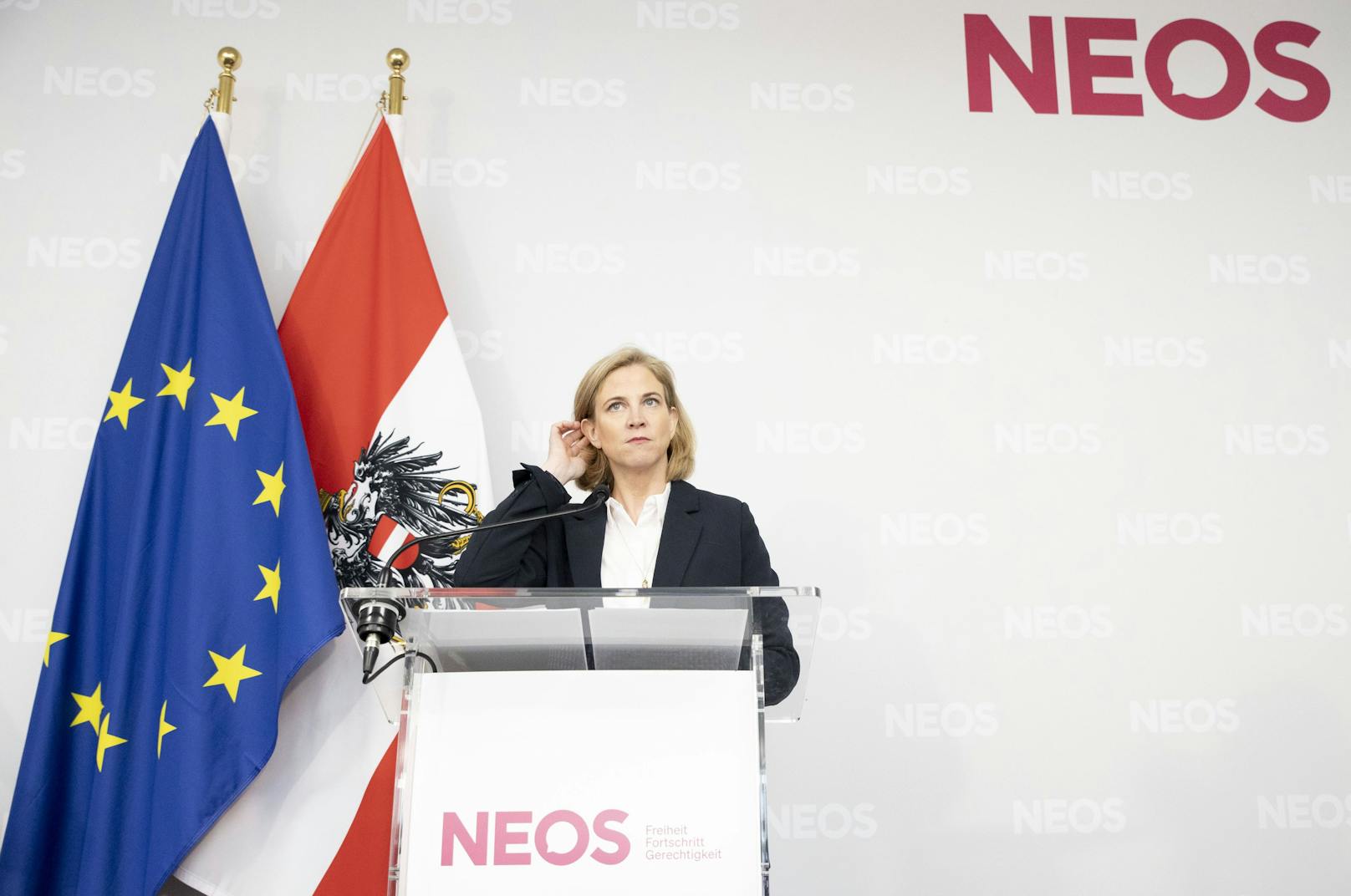 "Koalitionsbruch": Neos fordern nach ÖVP-Mail Neuwahlen