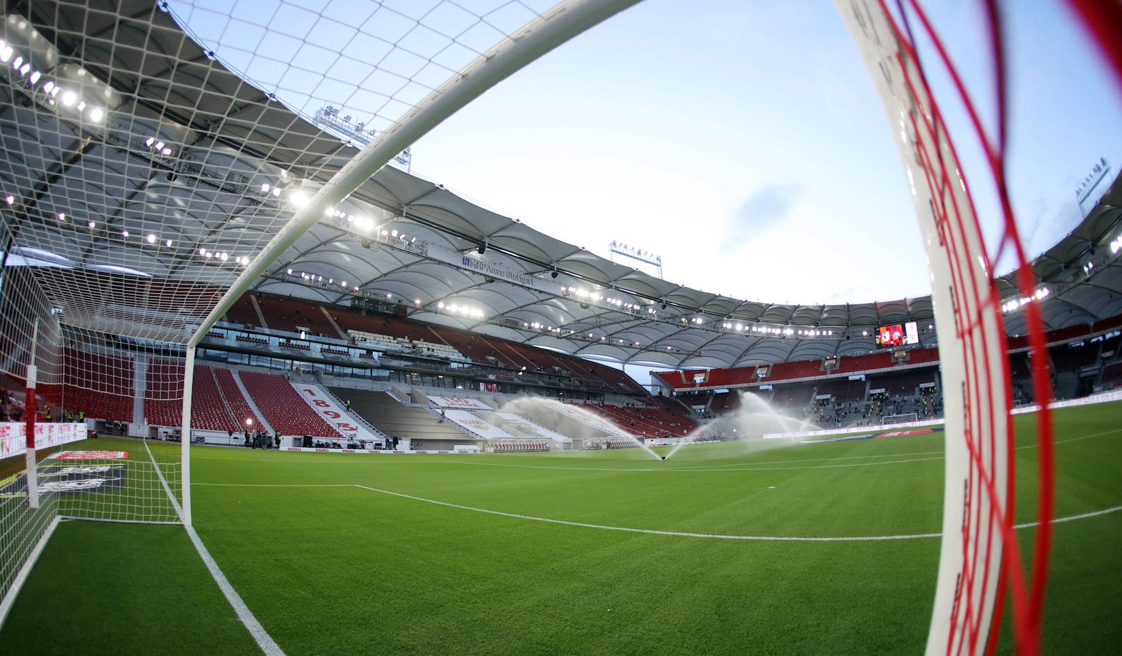 MHP Arena in Stuttgart. Zuschauerkapazität: 54.000