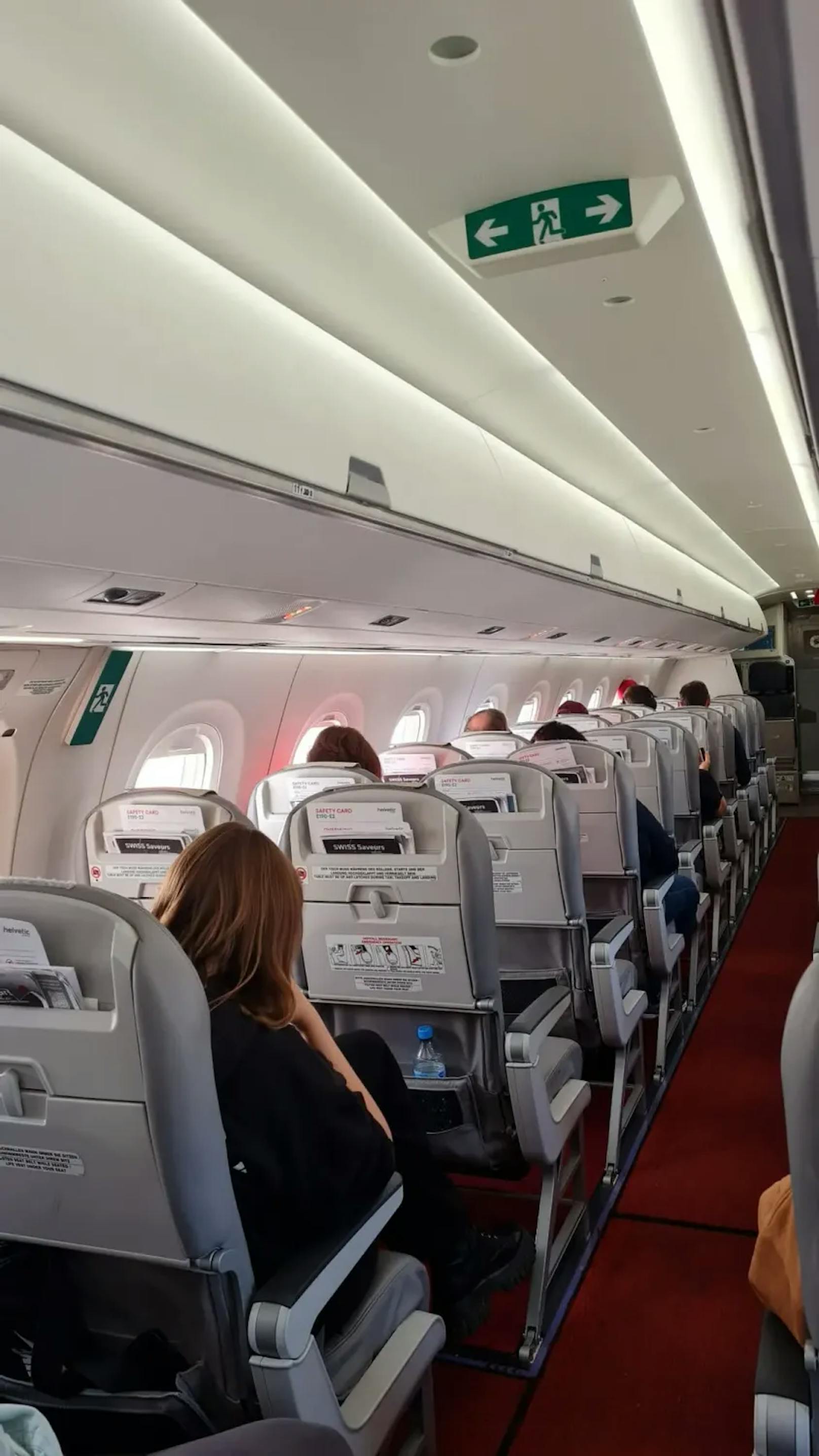 20 Plätze waren in diesem Flugzeug noch frei und trotzdem mussten zwölf Passagiere auf dem Boden bleiben, da der Flug "überbucht" war.