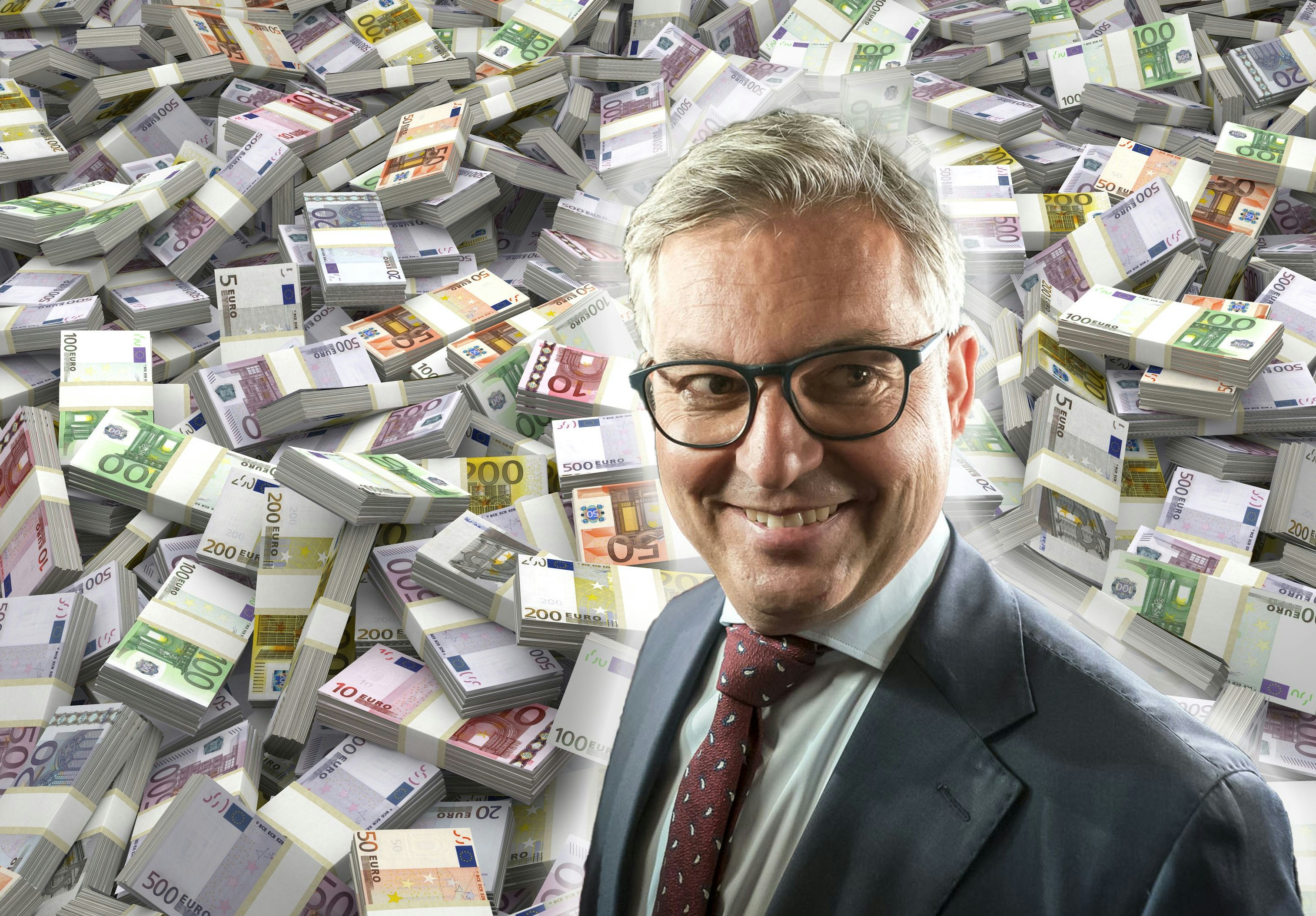 Finanzminister Magnus Brunner, Geldstapel