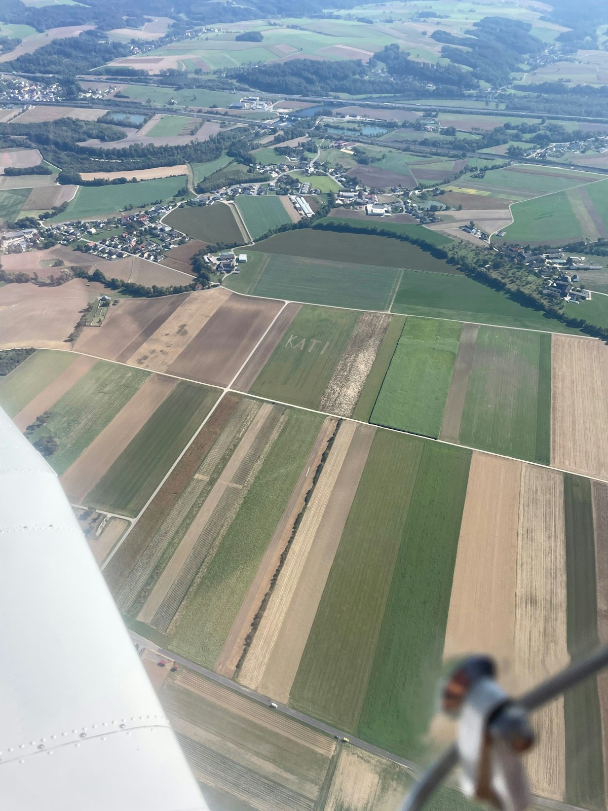 Landwirt Martin Naringbauer schrieb den Namen seiner großen Liebe in das Feld. 