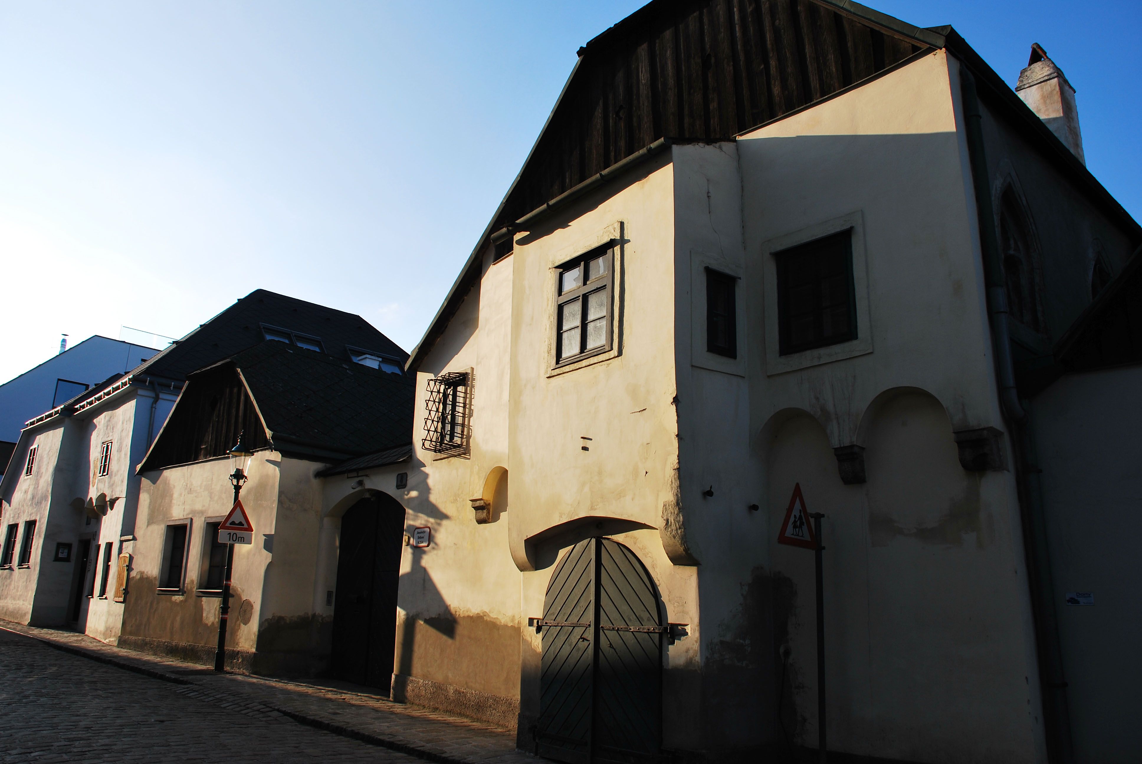 Der historische Ortskern von Nussdorf (hier das alte Nussdorfer rathaus) soll durch die neue Flächenwidmungsordnung geschützt werden.