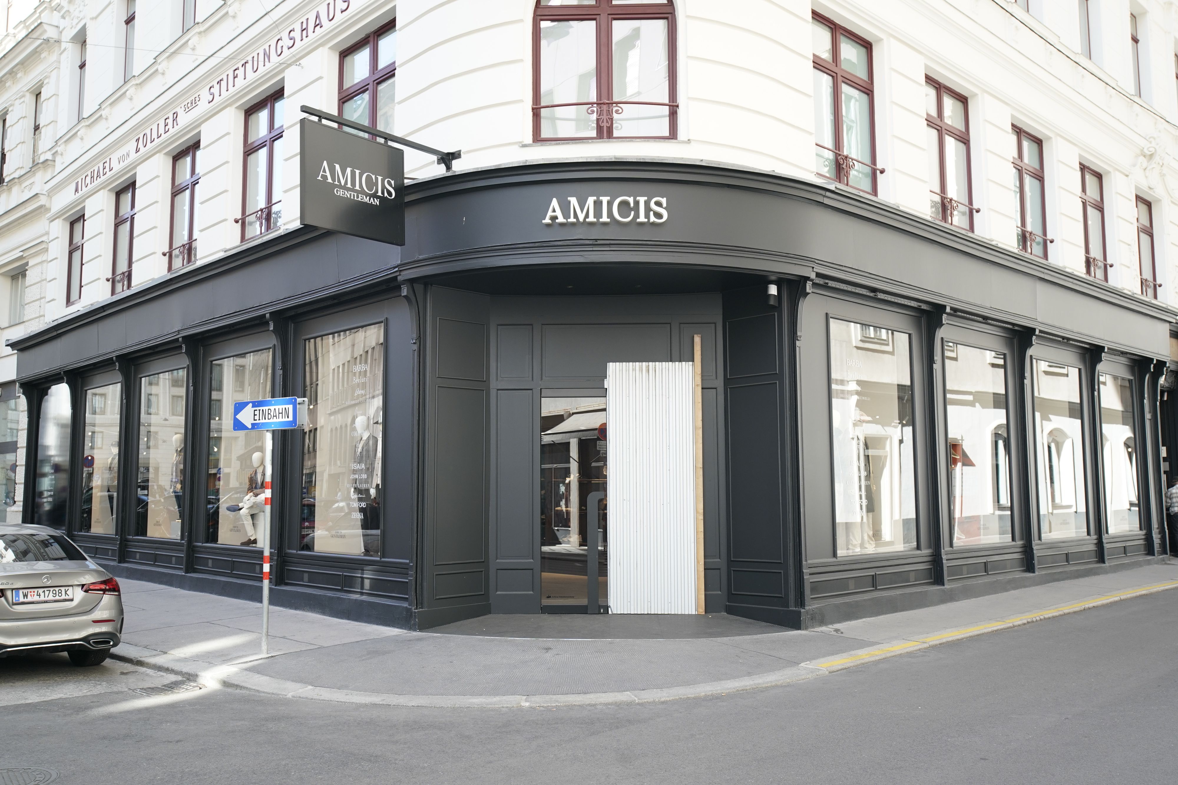 Erneut wurde der Nobelherrenausstatter zum Opfer einer 