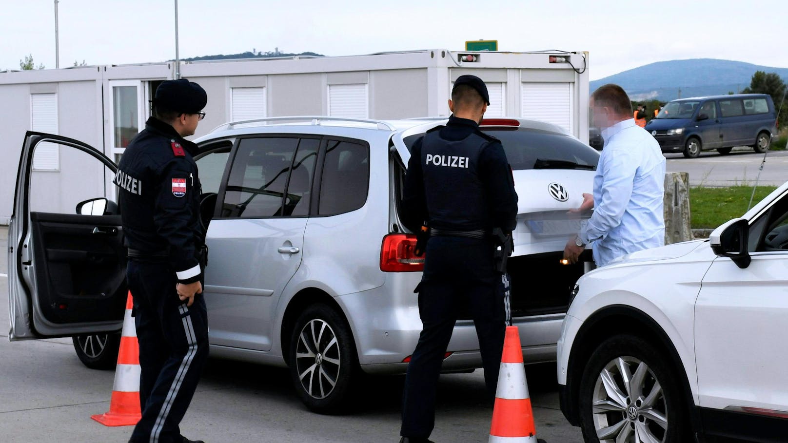 Österreich führt Grenzkontrollen zur Slowakei ein