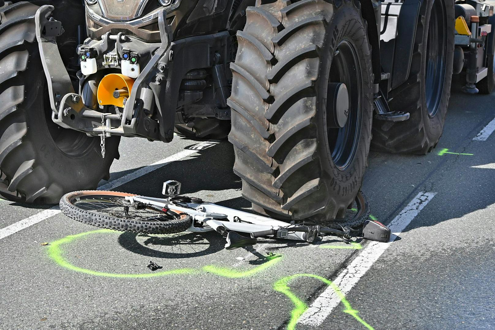 Kollision mit Traktor – Radfahrer hatte keine Chance