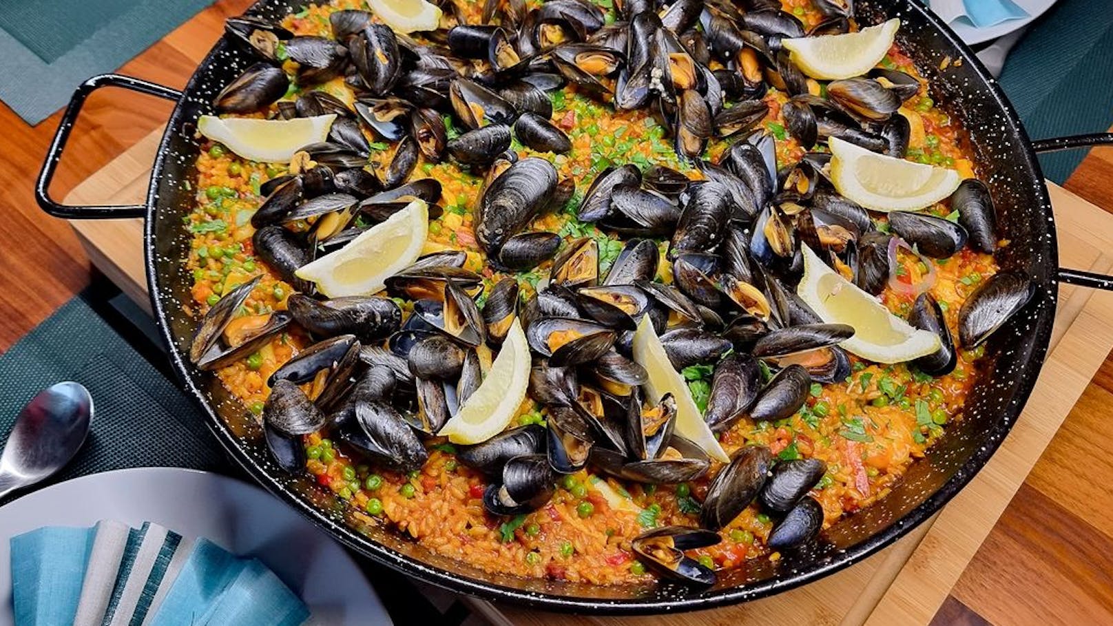 In der Paella findet Safran eine große Anwendung.