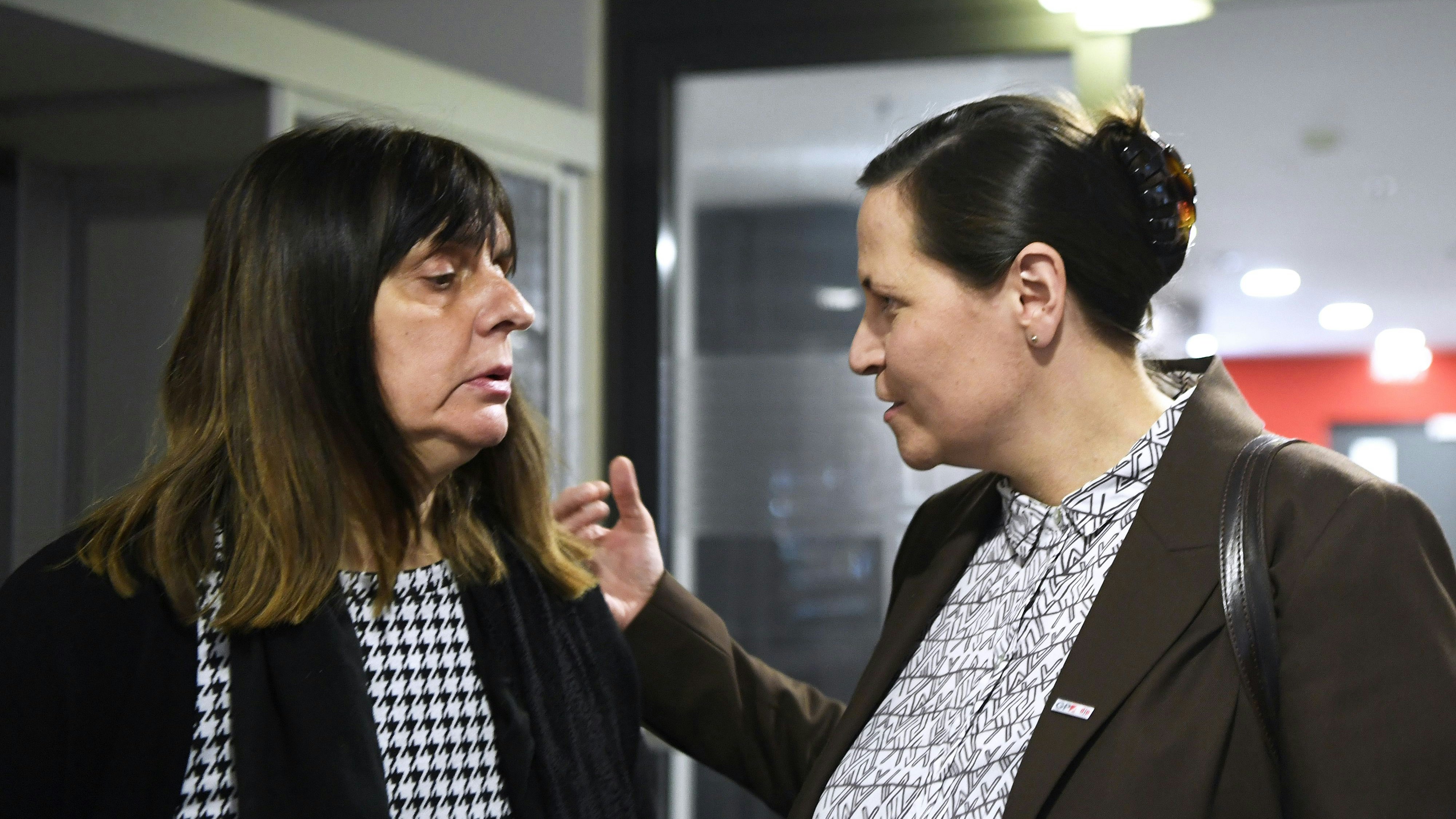 GPA-djp-Verhandlerin <strong>Eva Scherz</strong> und <strong>Michaela Guglberger</strong> (L.) von der Gewerkschaft vida in der ÖGB-Zentrale in Wien.