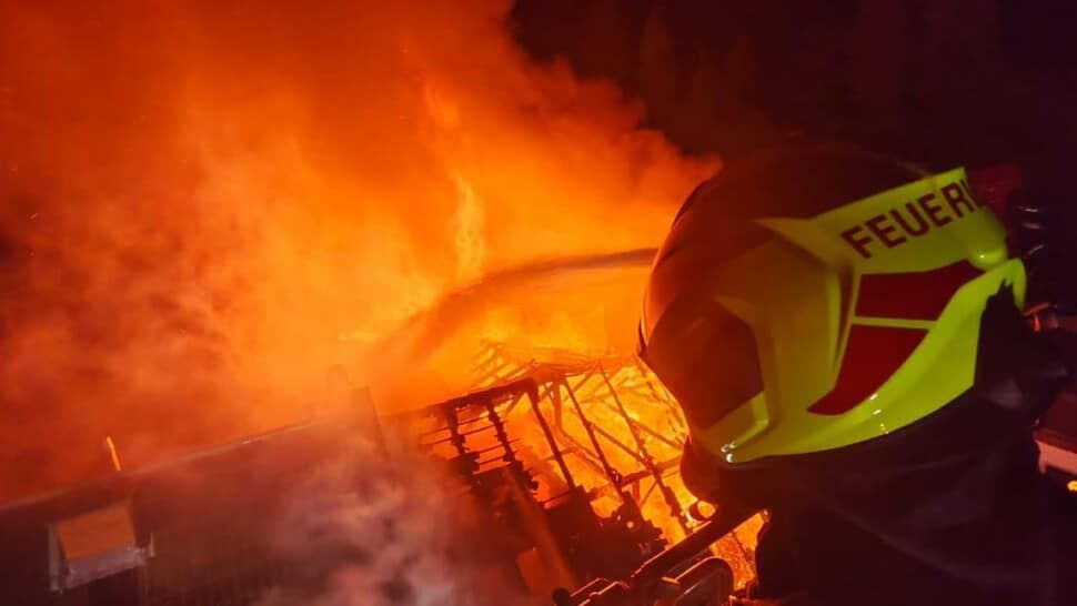 Das Gebäude stand in Vollbrand.