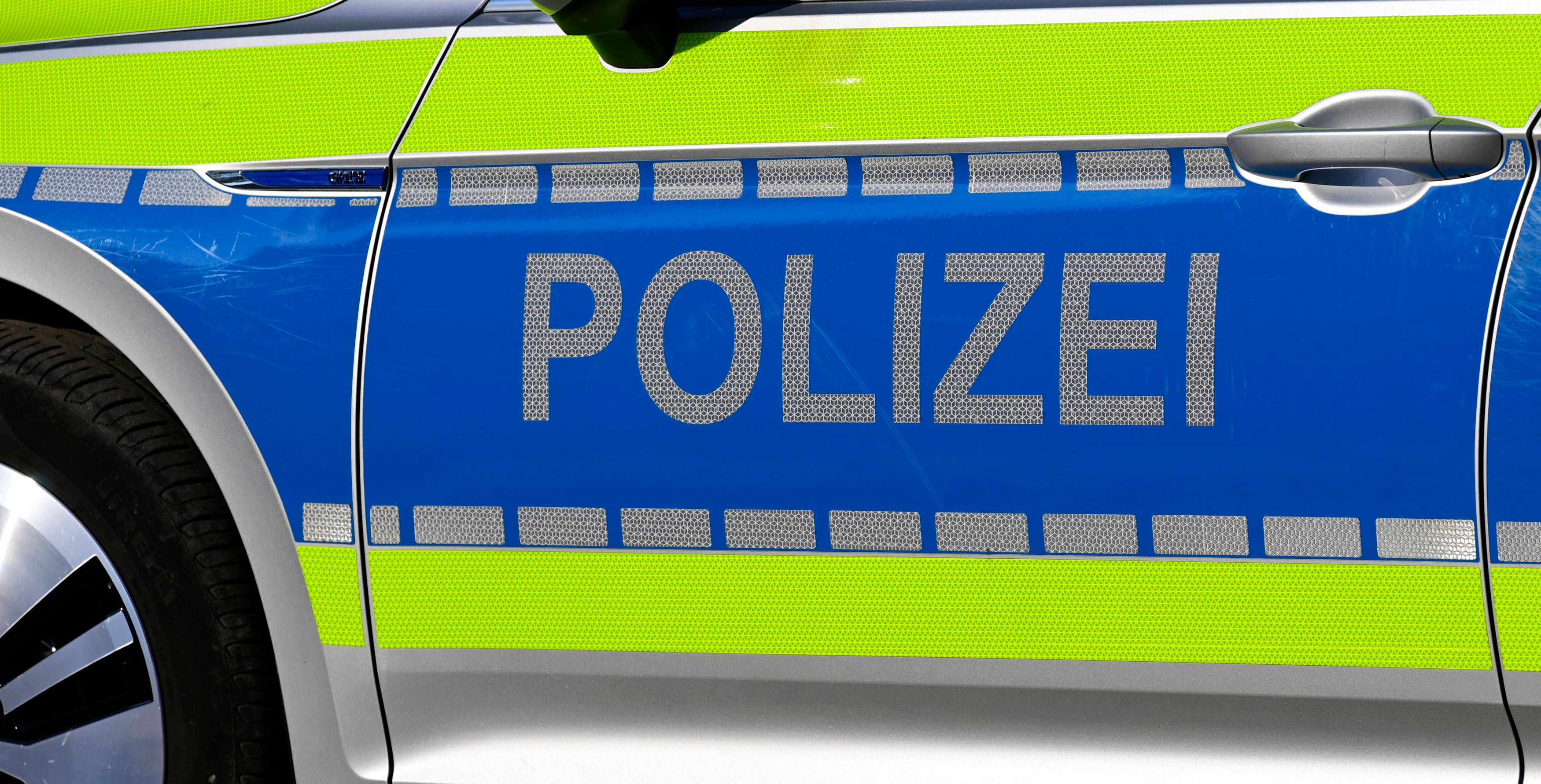 Streifenwagen in Hessen, Deutschland. Archivbild