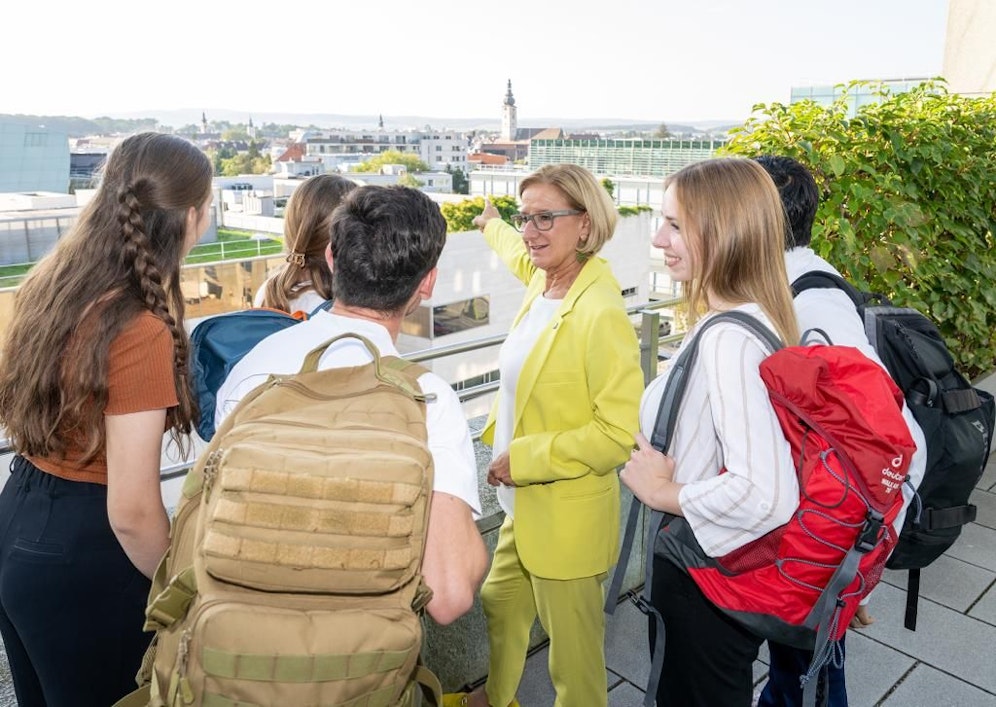 Johanna Mikl-Leitner rät allen Jugendlichen, die einmalige Chance zu nutzen und sich zu bewerben.