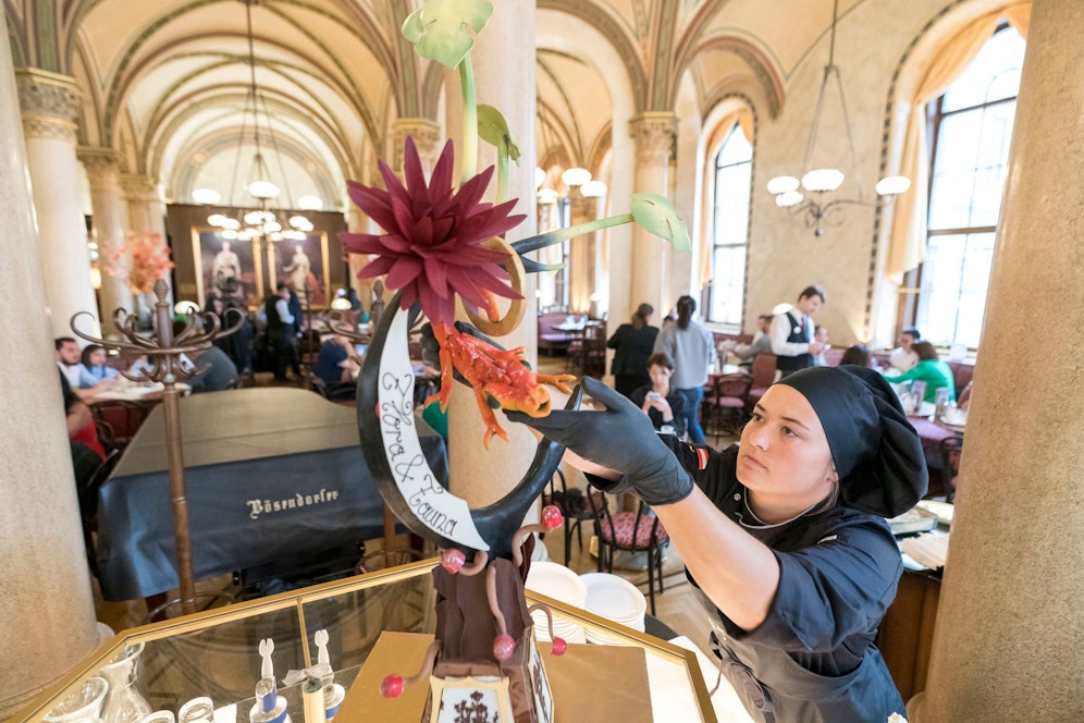 Anna Saurer darf sich Europas beste Konditorin nennen: Bei den EuroSkills holte die 23-jährige die Goldmedaille.