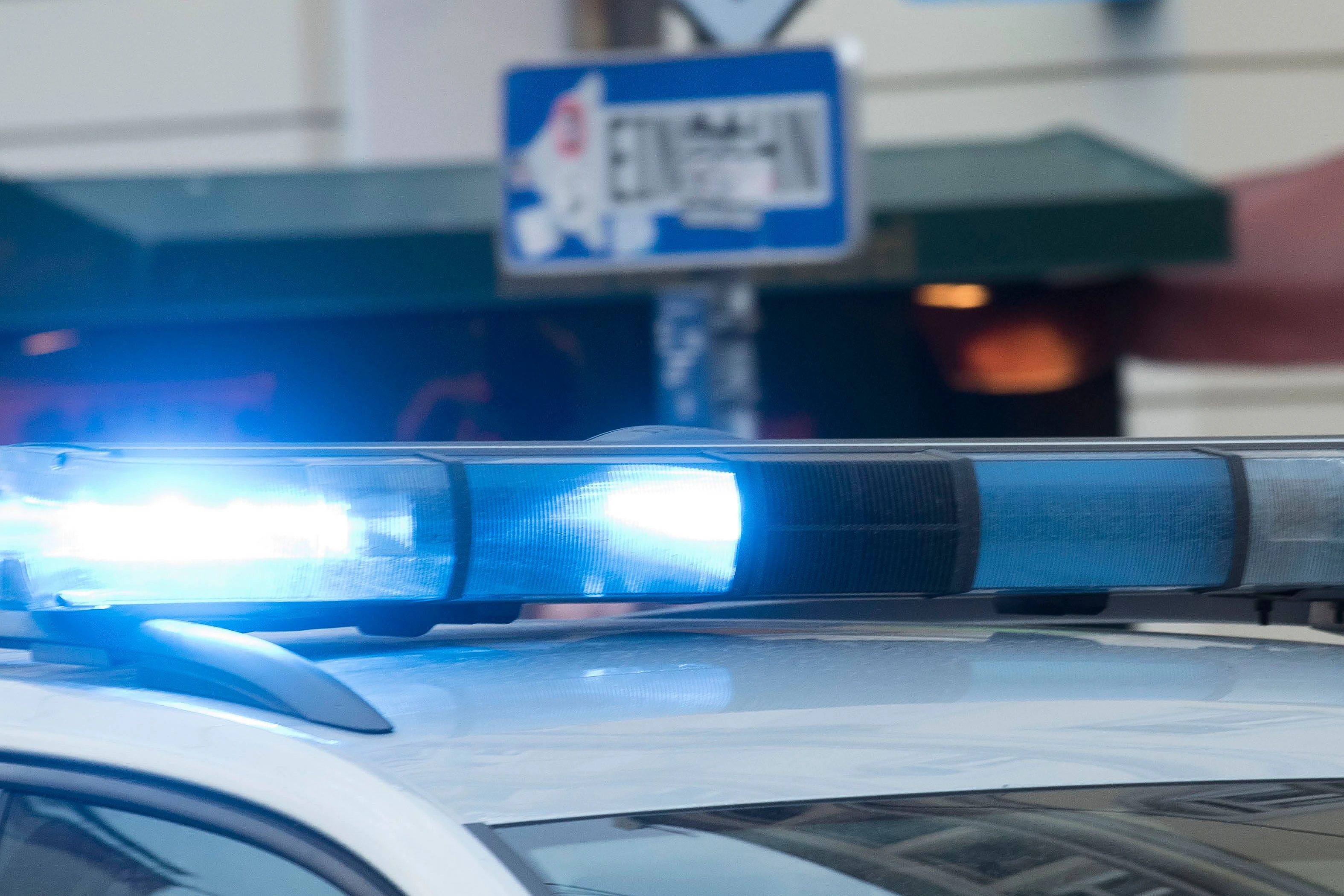 Die Polizei konnte den Mann in seiner Wohnung festnehmen. (Symbolbild)