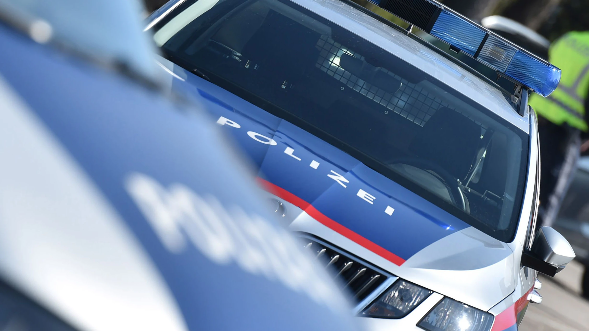 Der 18-Jährige konnte nach einer Verfolgungsjagd von der Polizei geschnappt werden. (Symbolbild)