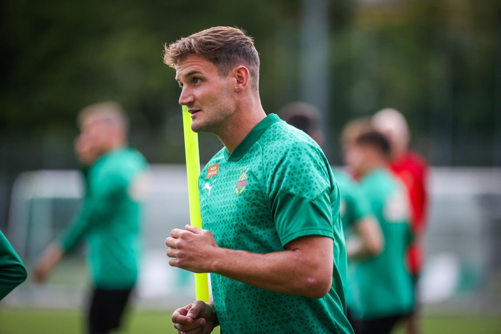 Rapid-Kapitän Maximilian Hofmann spricht Klartext. 