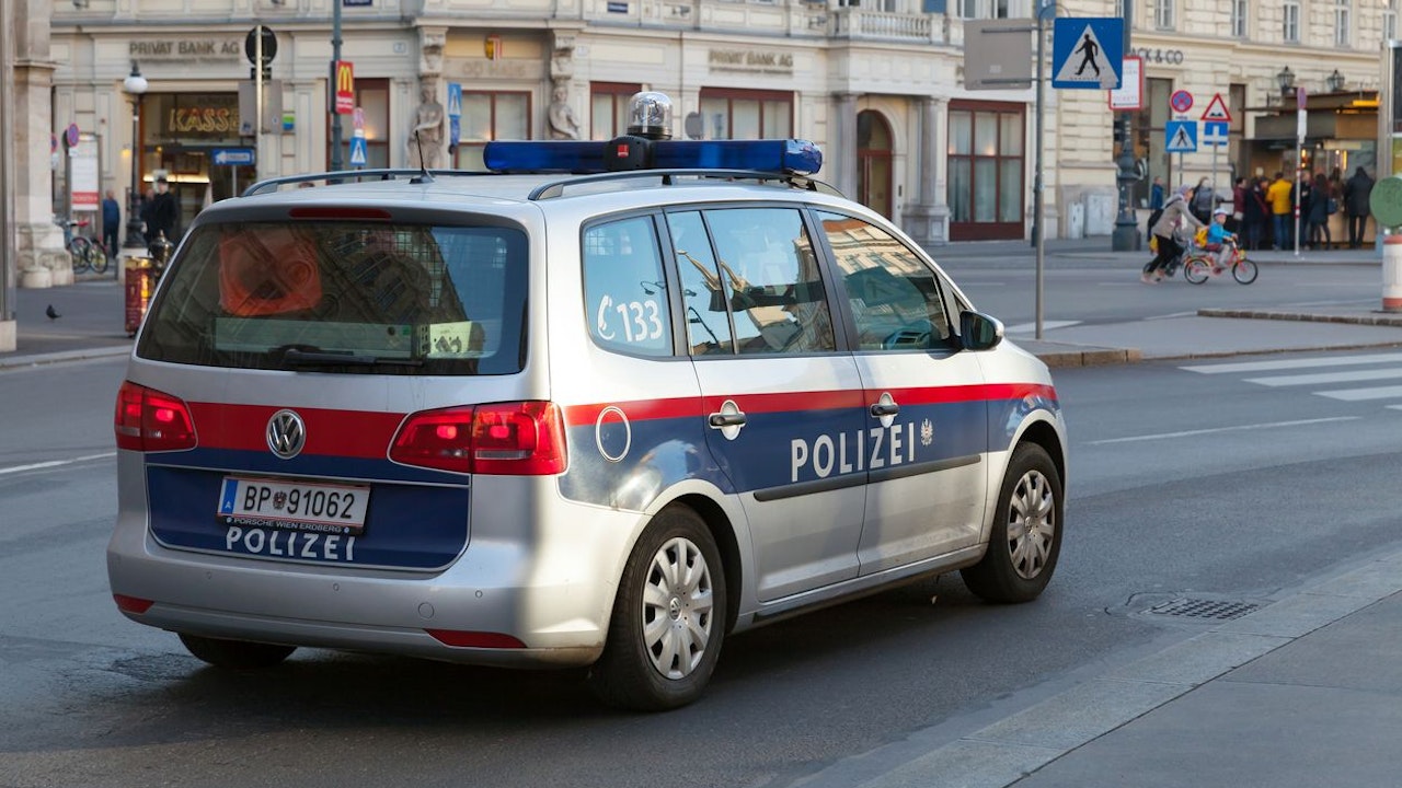 Heute.at - Polizei sieht Mann in Wien – dann geht es ganz schnell