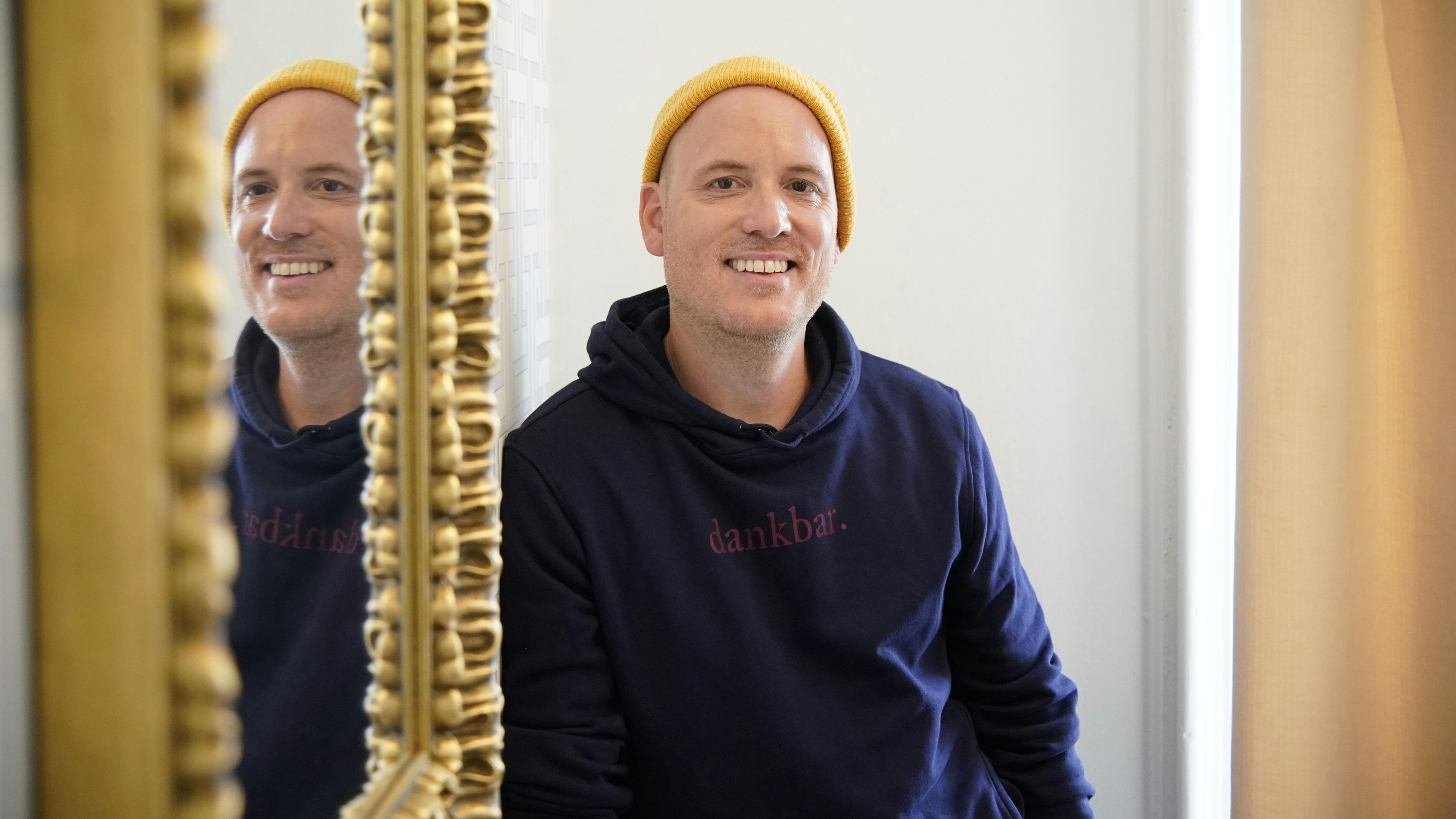 Autor und Life-Coach Lars Amend hält den Menschen einen Spiegel vor.