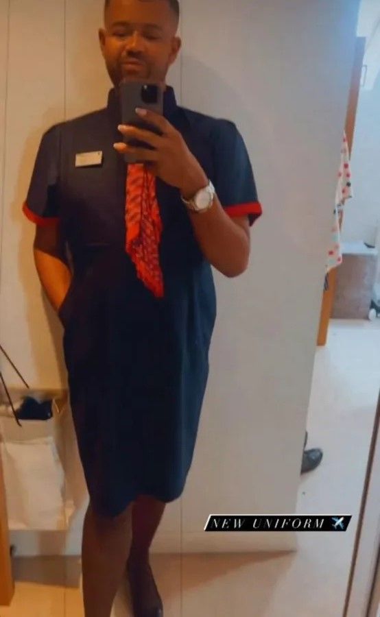 Der selbsternannte "Pride Hero" Bradley Gibbons, der nicht-binär ist, postete einen Schnappschuss bei der Arbeit in dem neuen Kleid, das auch als Rock, Hose und Overall für Frauen erhältlich ist.