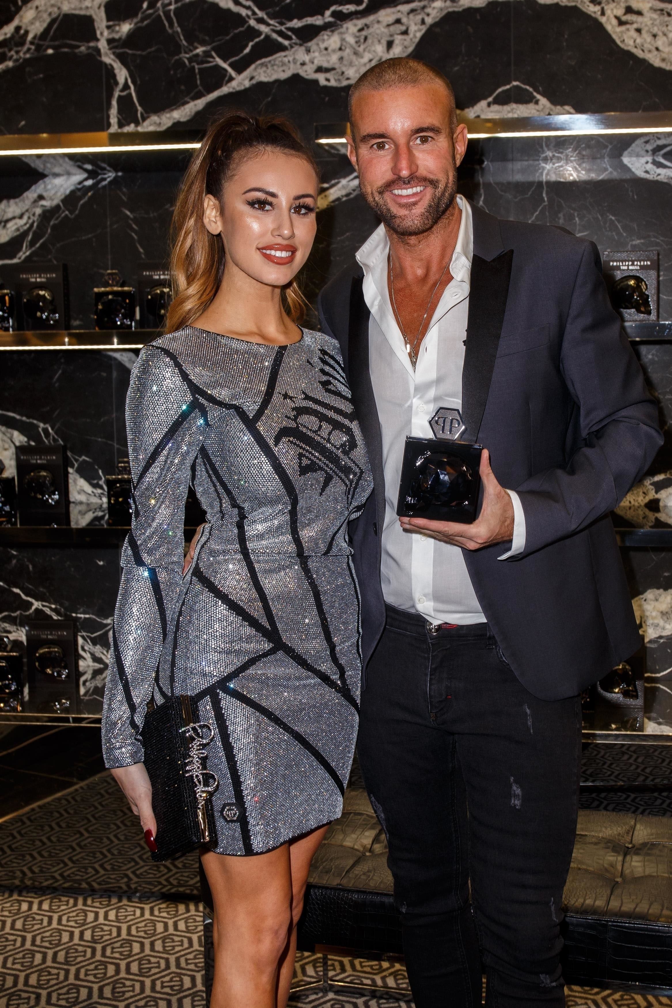 Star-Designer Philipp Plein freut sich über die Geburt seines dritten Sohnes. Mama Lucia und er schwelgen im Baby-Glück