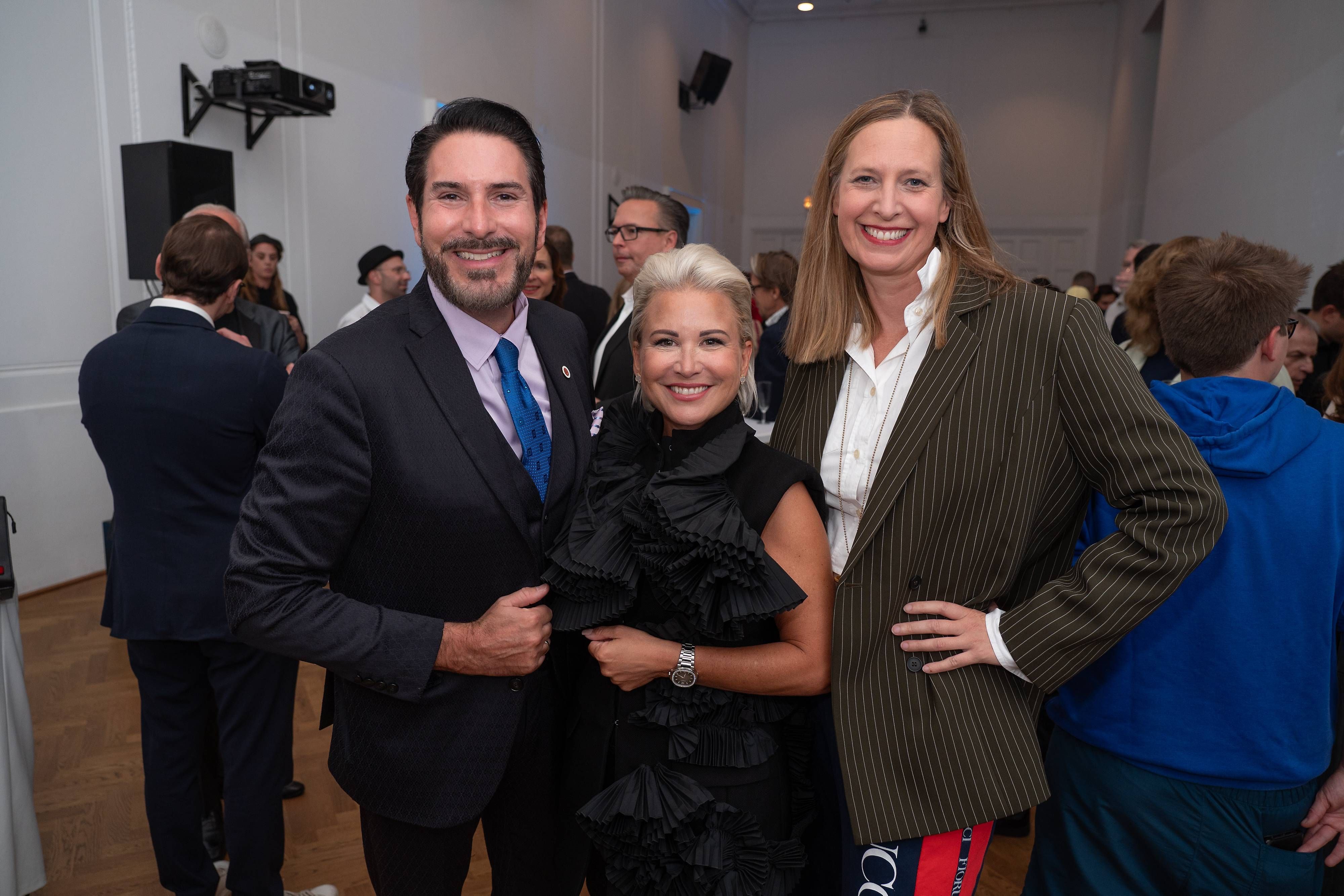 Bei Verleihung des Simacek Awards in der Kategorie Kunst im MAK: Clemens Unterreiner, Ursula Simacek und Maxi Blaha