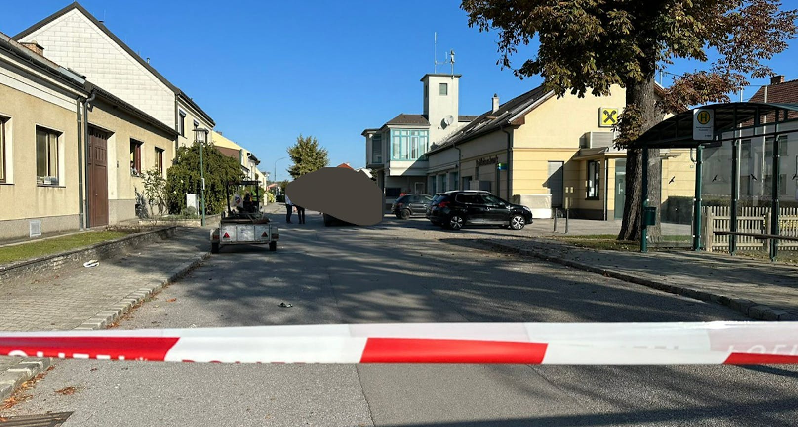 Bankomat-Sprengung in Markgrafneusiedl: Polizei sperrte Areal ab