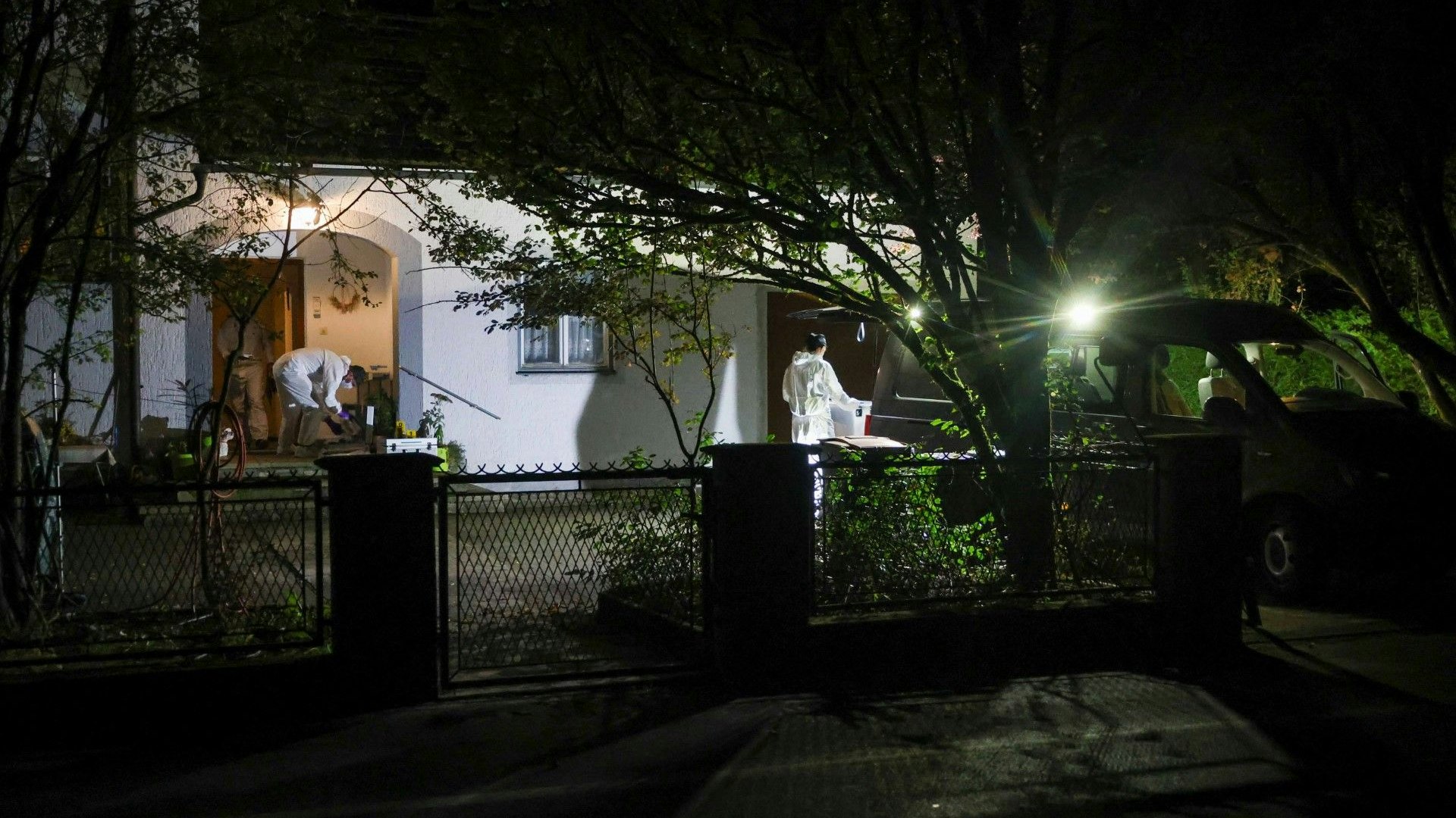 Nach einer Bluttat im oberösterreichischen Innviertel ermittelt nun die Polizei. Eine Pflegerin soll einen 82-Jährigen erstochen haben.