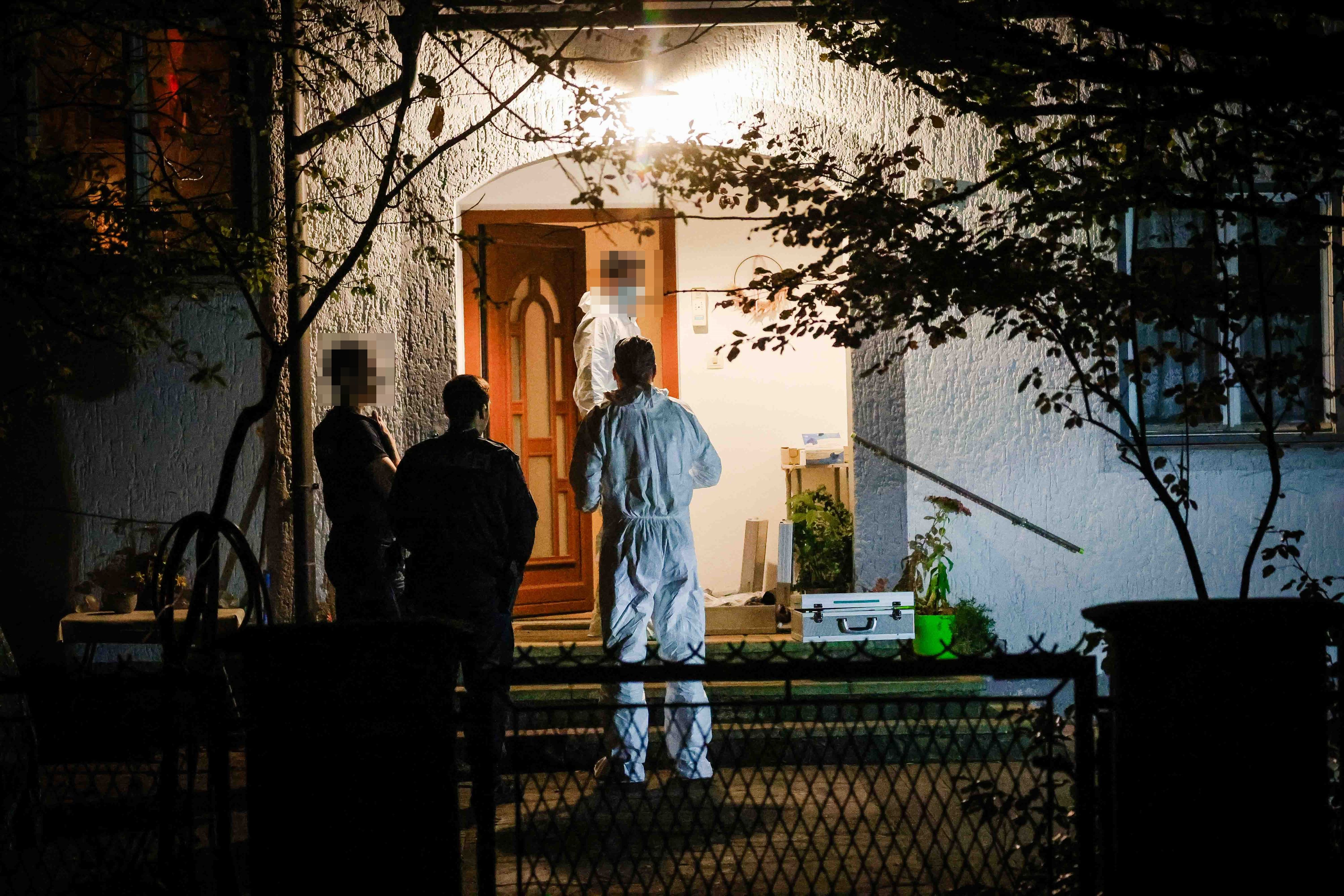 In einer Innviertler Gemeinde soll eine 24-jährige Pflegerin einen 82-Jährigen erstochen haben.