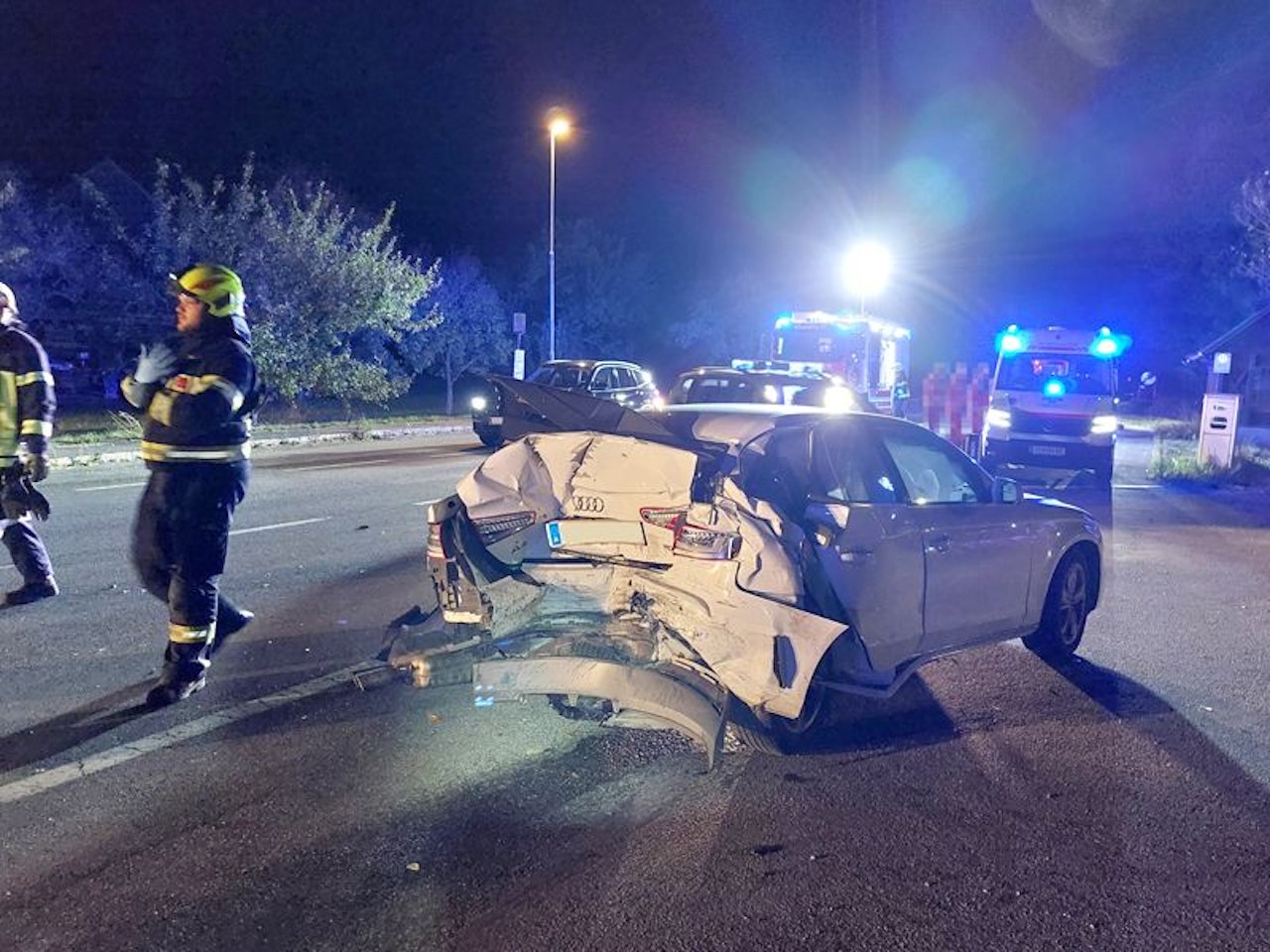Heute.at - 33-jähriger Lenker starb bei Auffahrunfall