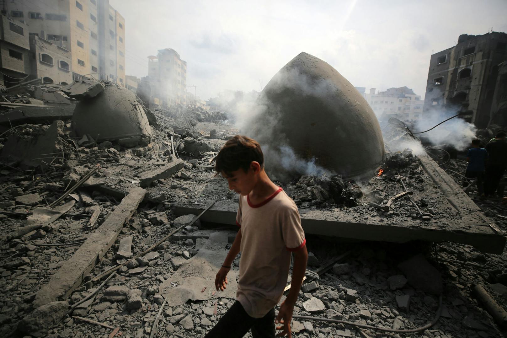 Durch den israelischen Gegenschlag sind im Gazastreifen bisher Hunderte Palästinenser getötet worden.