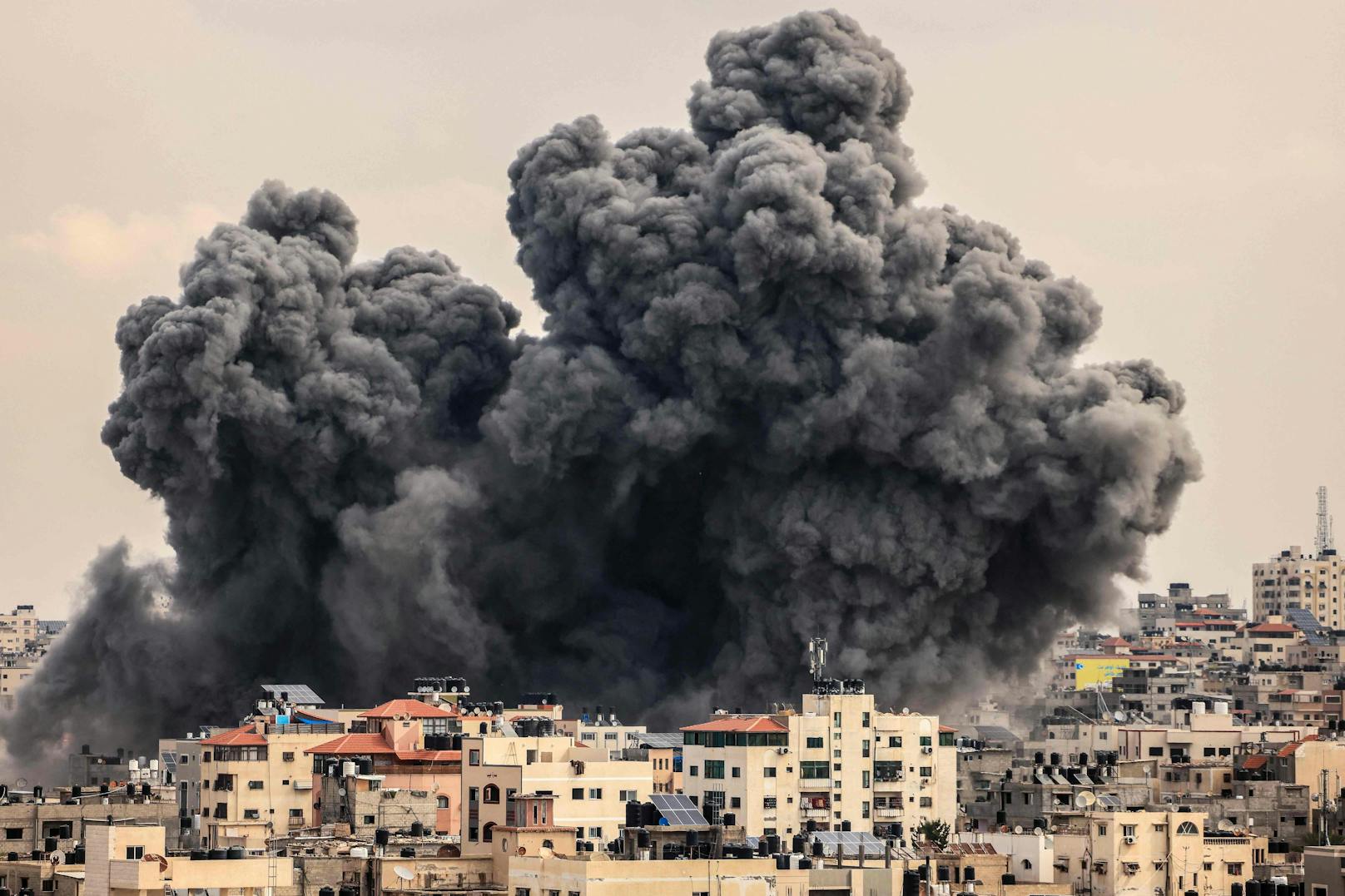 Nach den Angriffen der Hamas hat Israel bereits "mehr als 500" Hamas-Ziele im Gazastreifen getroffen.&nbsp;