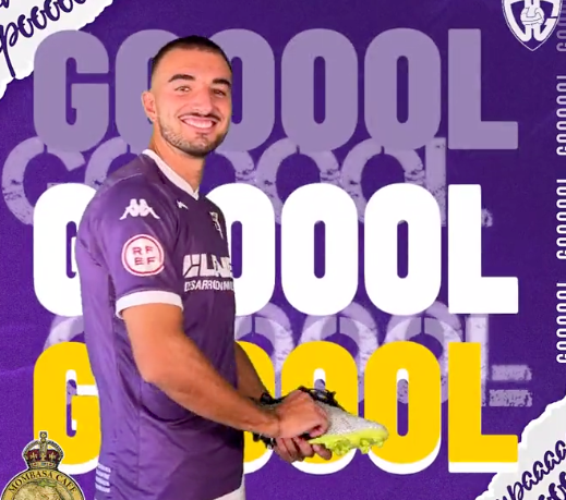 Santano putzt seinen Schuh.