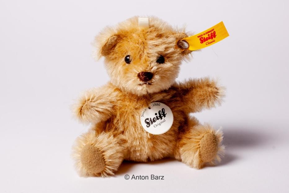 Süß sind sie und inwzischen auch kostbar: Teddybären aus einer anderen Zeit