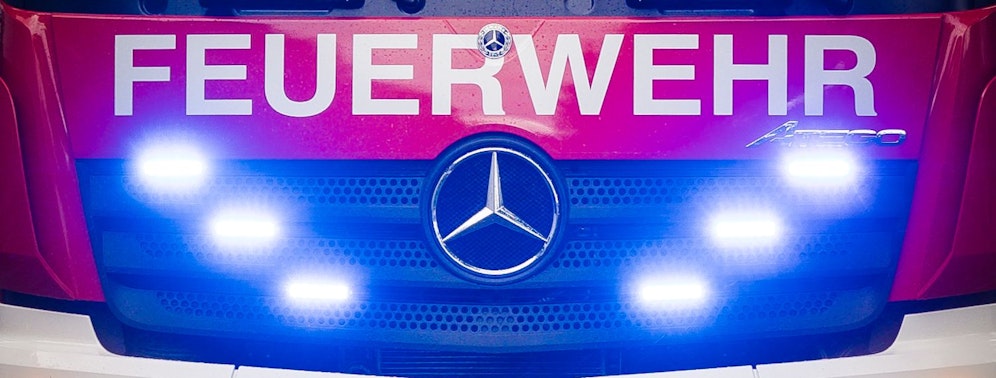 Die Feuerwehr steht im Großeinsatz. (Symbolbild)