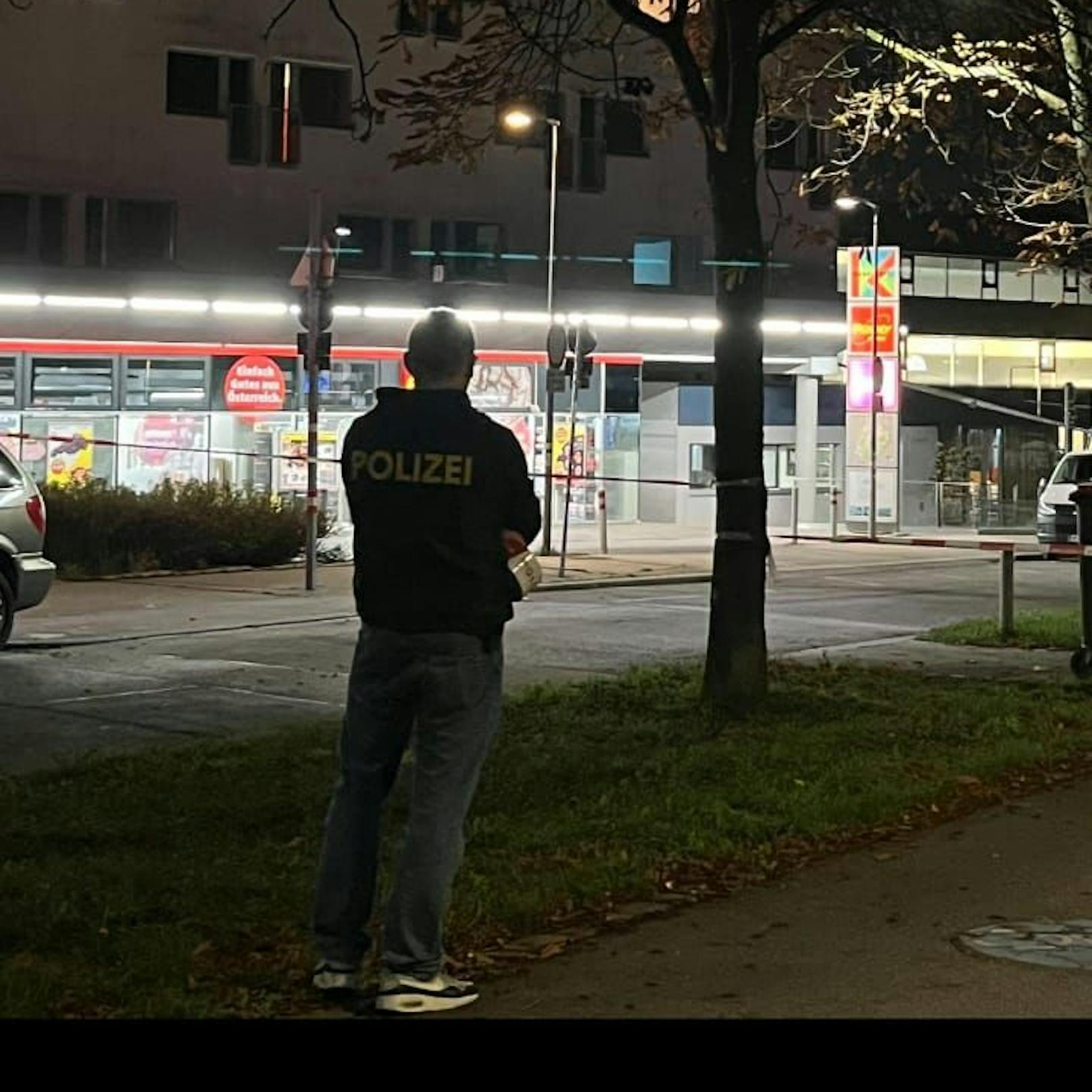 Eine Penny-Markt-Filiale in Wien-Meidling wurde am Dienstag überfallen.