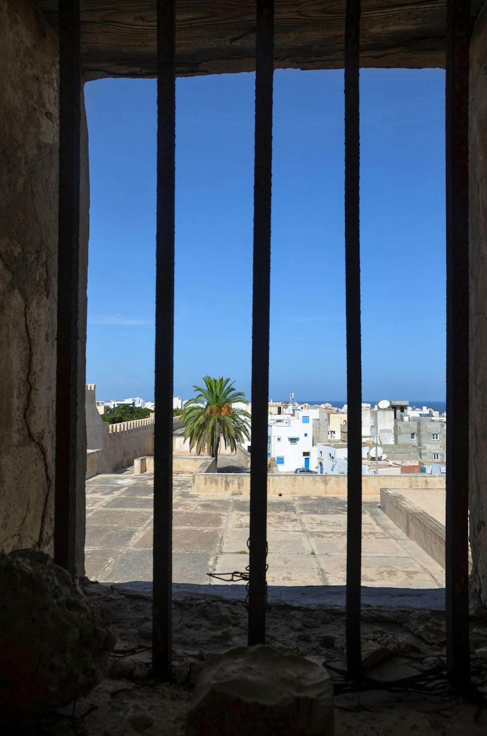 Gleicher Name wie Gesuchte – 51-Jährige in Tunis in Haft