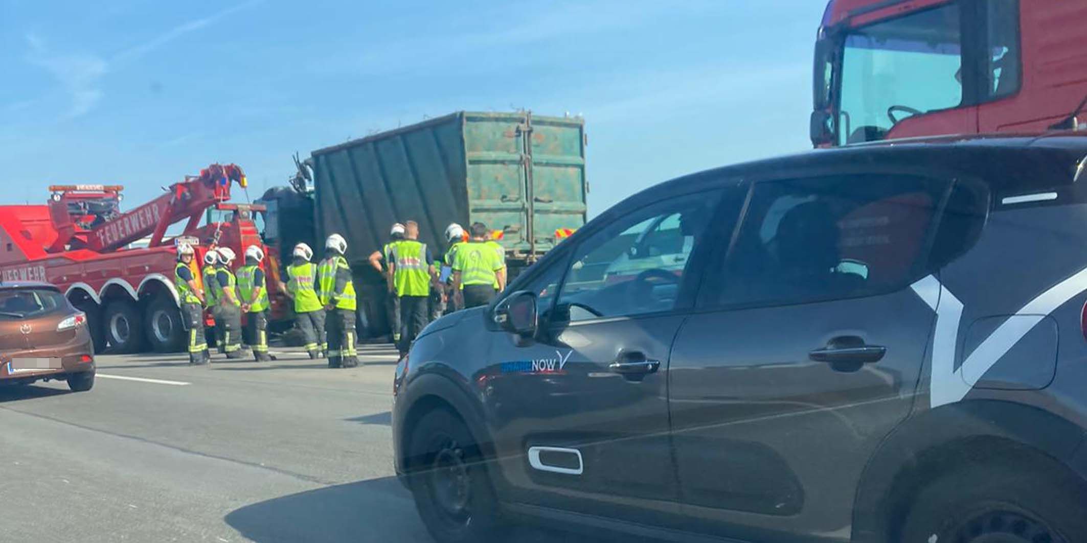 Derzeit liegt der Verkehr zwischen Südosttangente Wien und Vösendorf Richtung Kagran lahm.