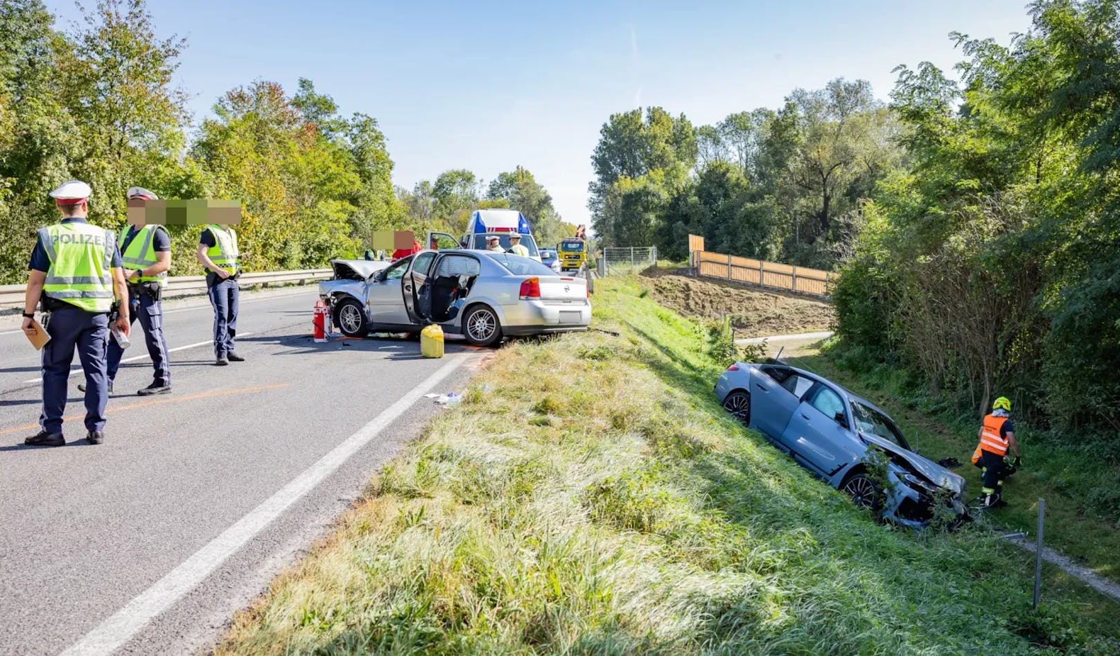 Die beiden Autos waren zusammengekracht.