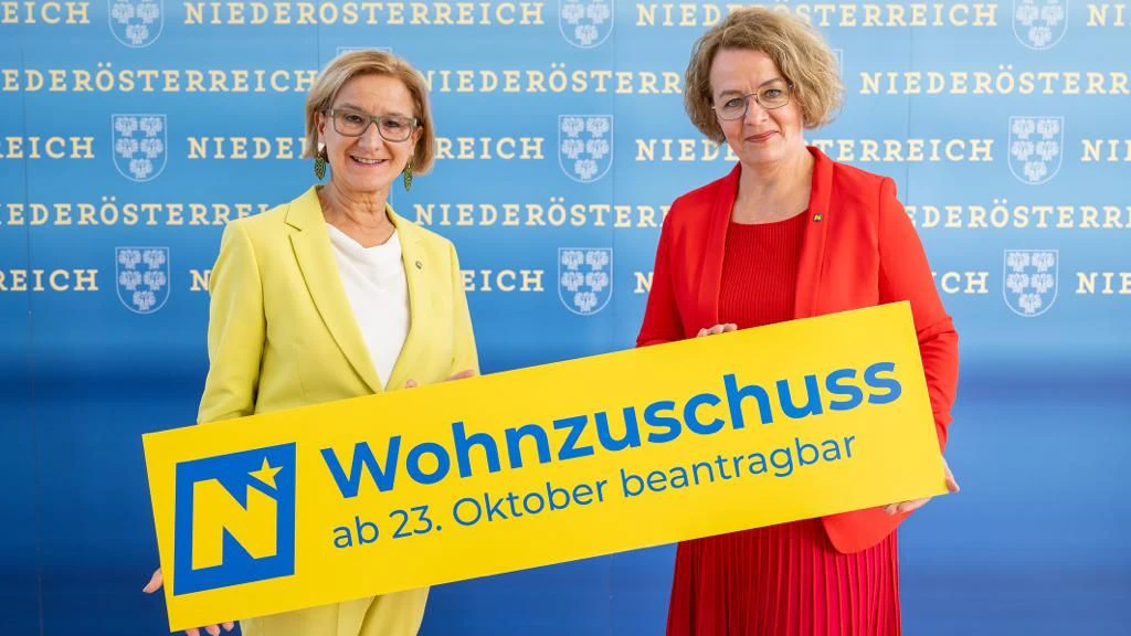 Johanna Mikl-Leitner und Christiane Teschl-Hofmeister freuen sich über den großen Andrang.