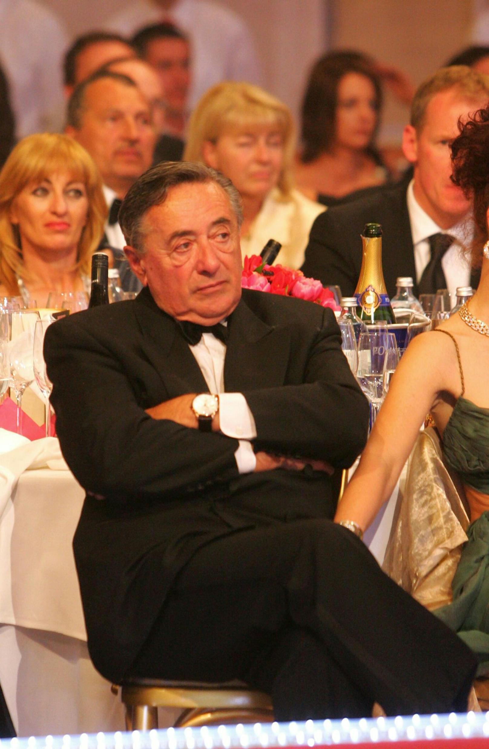 1. April 2007: Ein wenig gelangweilter Lugner auf der ROMY-Gala 